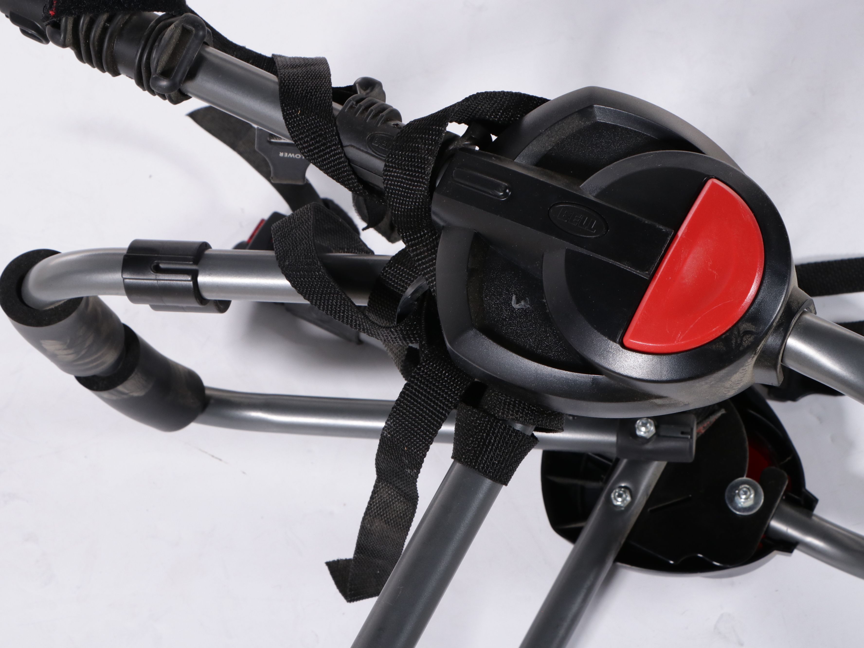 Schwinn Sidewinder Mountain Bike with Tire Pump, and Bike Trunk Rack