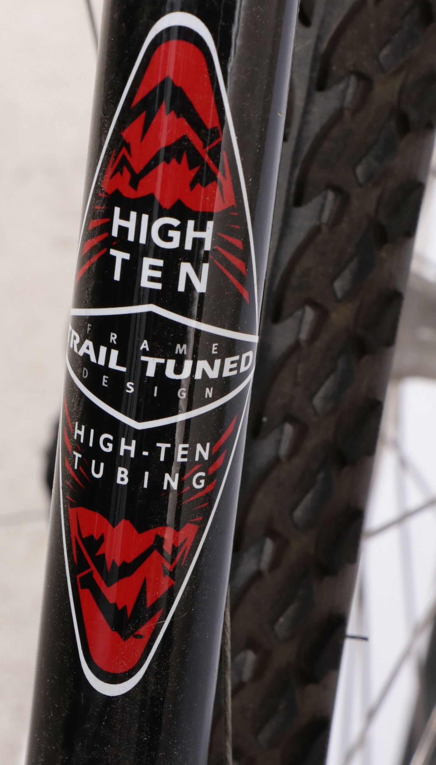 Schwinn Sidewinder Mountain Bike with Tire Pump, and Bike Trunk Rack