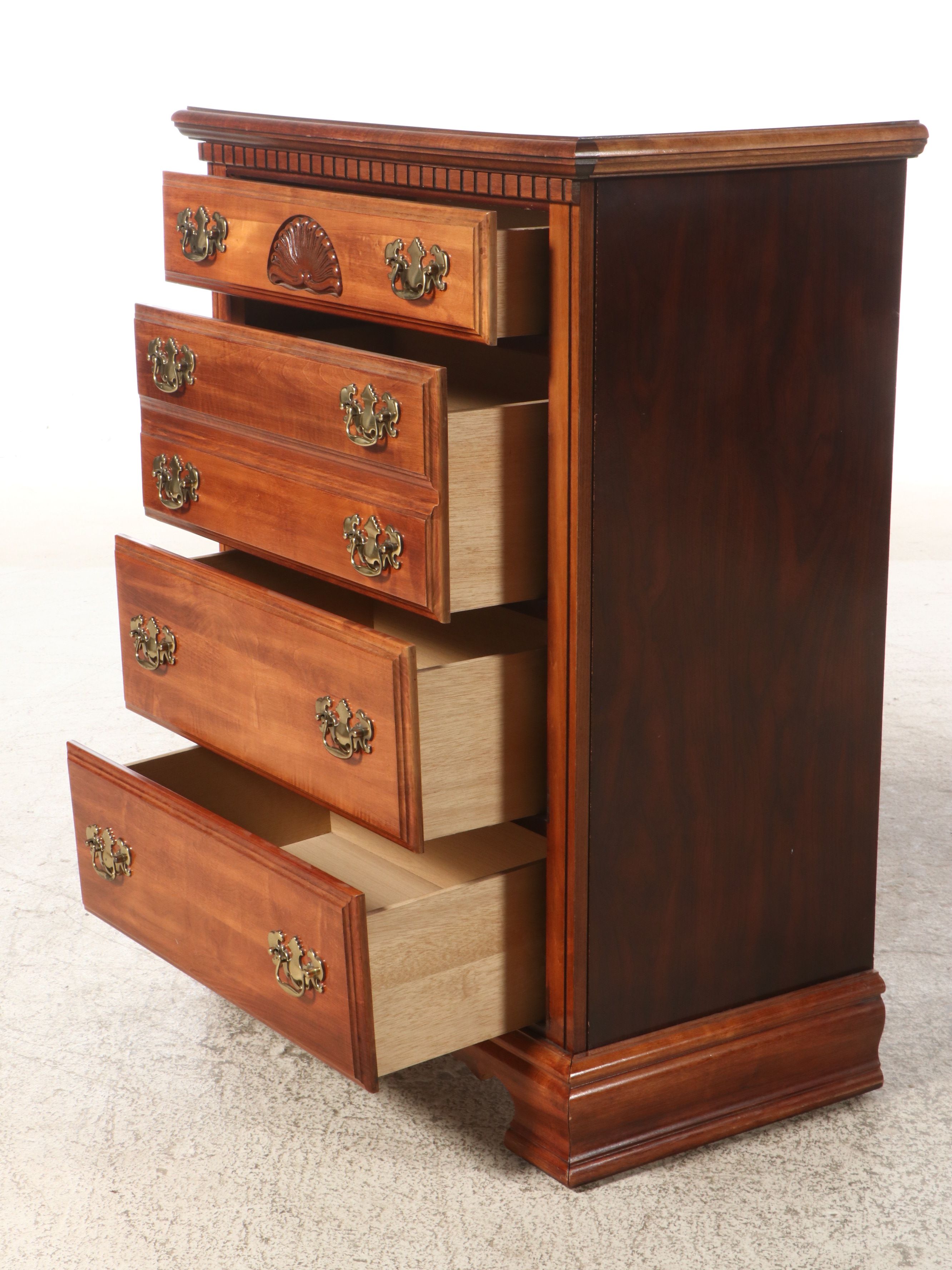 American Chippendale Style Mahogany Finish Chest of Drawer