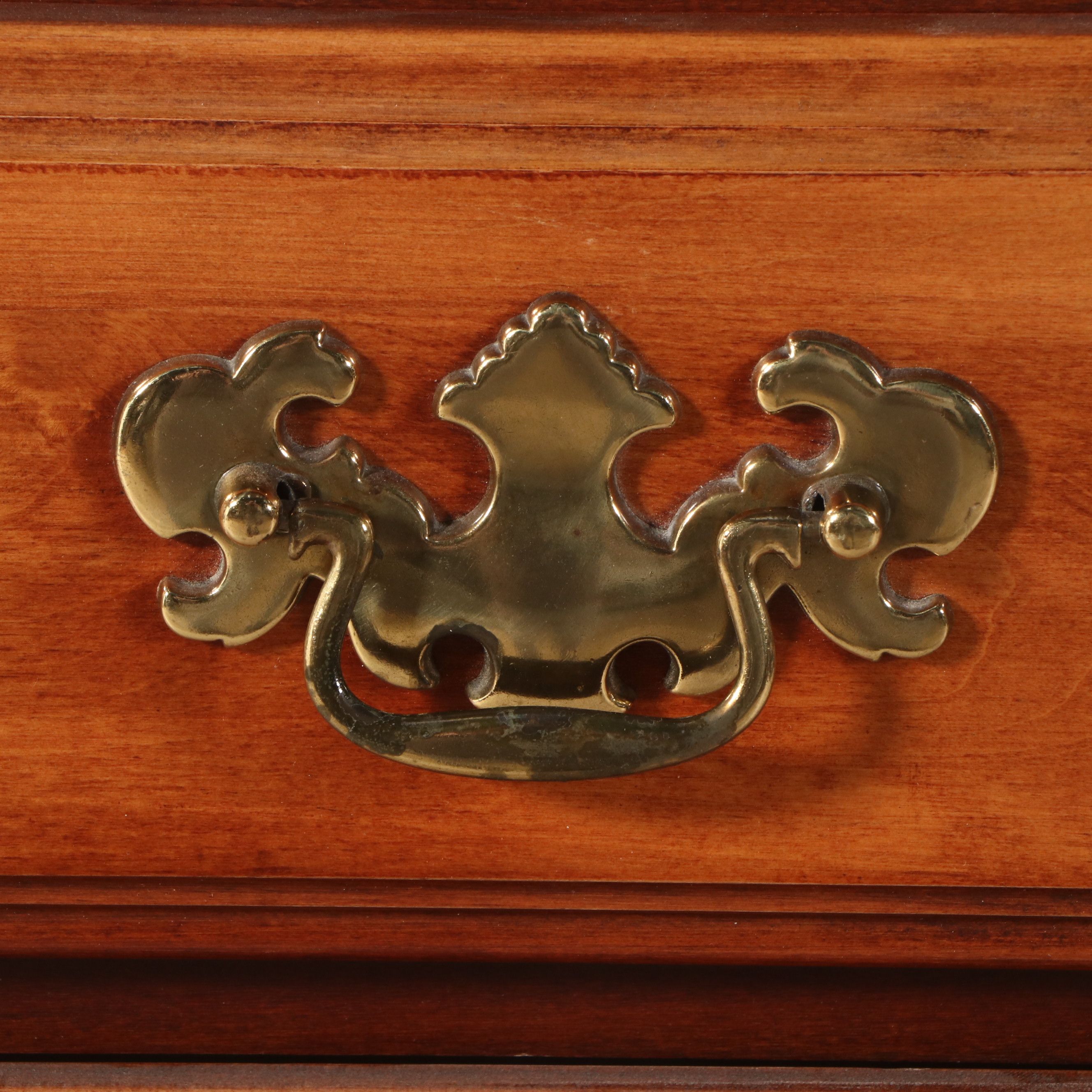 American Chippendale Style Mahogany Finish Chest of Drawer