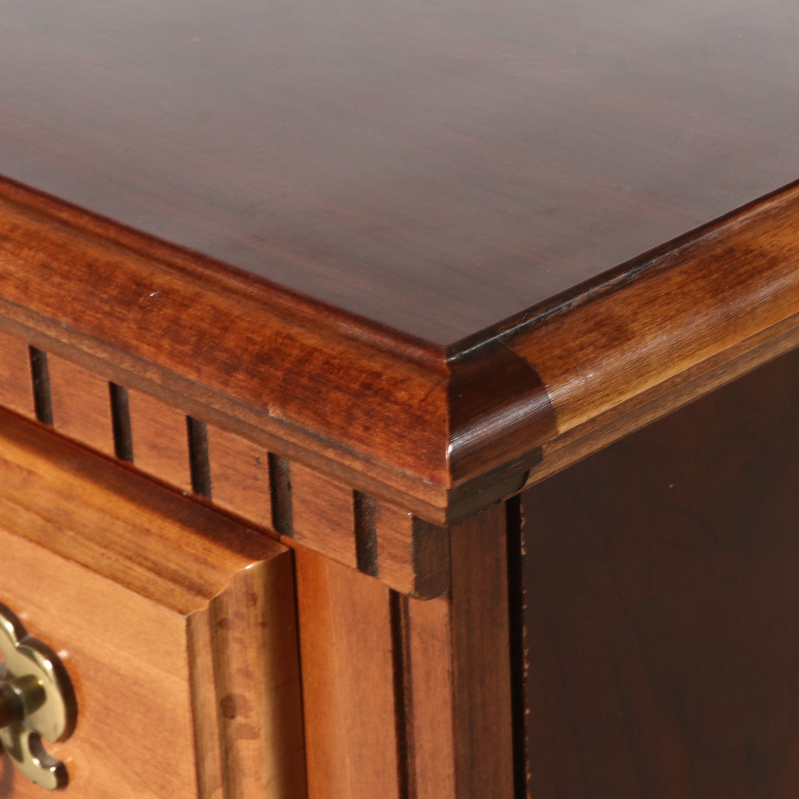 American Chippendale Style Mahogany Finish Chest of Drawer