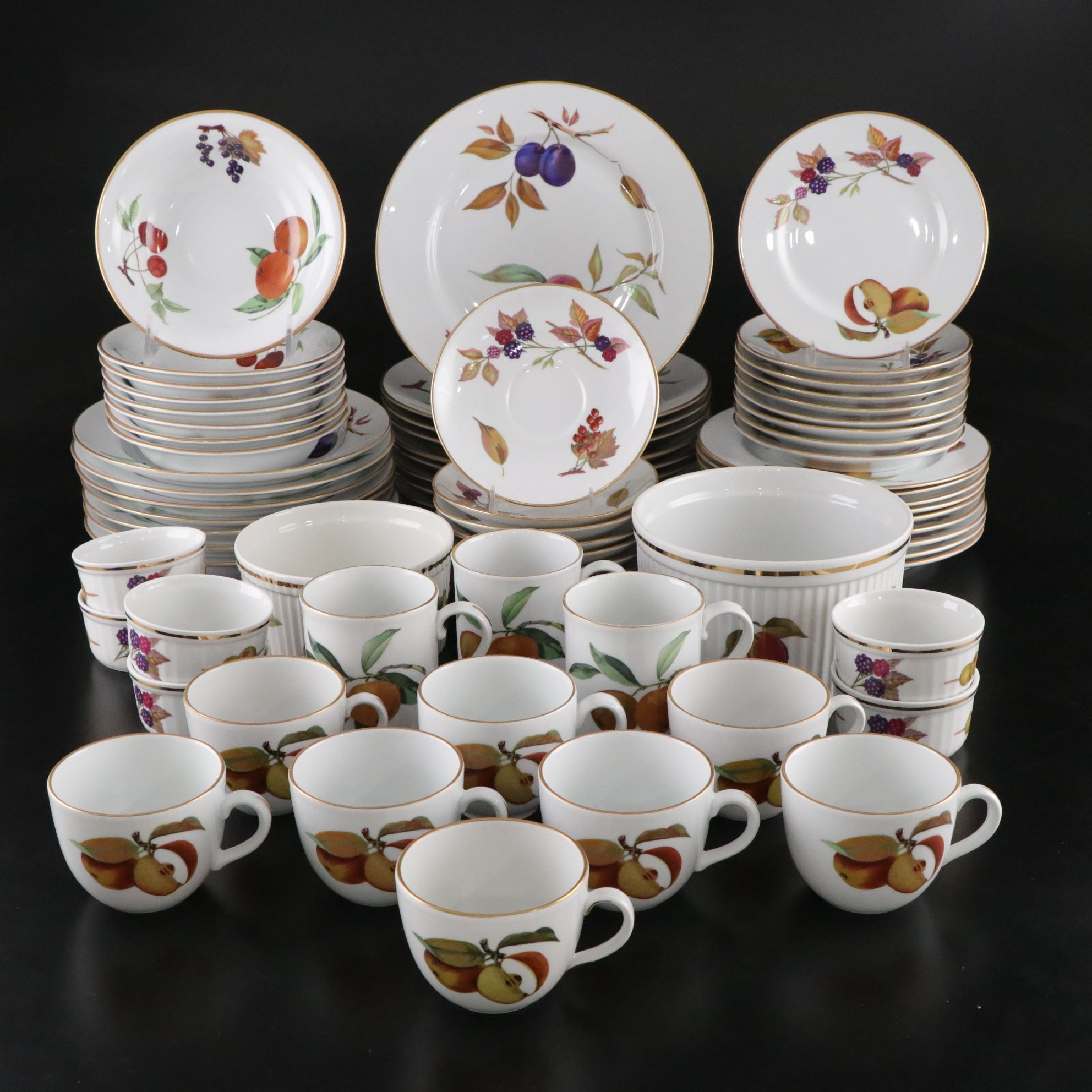 Royal Worcester "Evesham" Gilt Porcelain Dinnerware Set