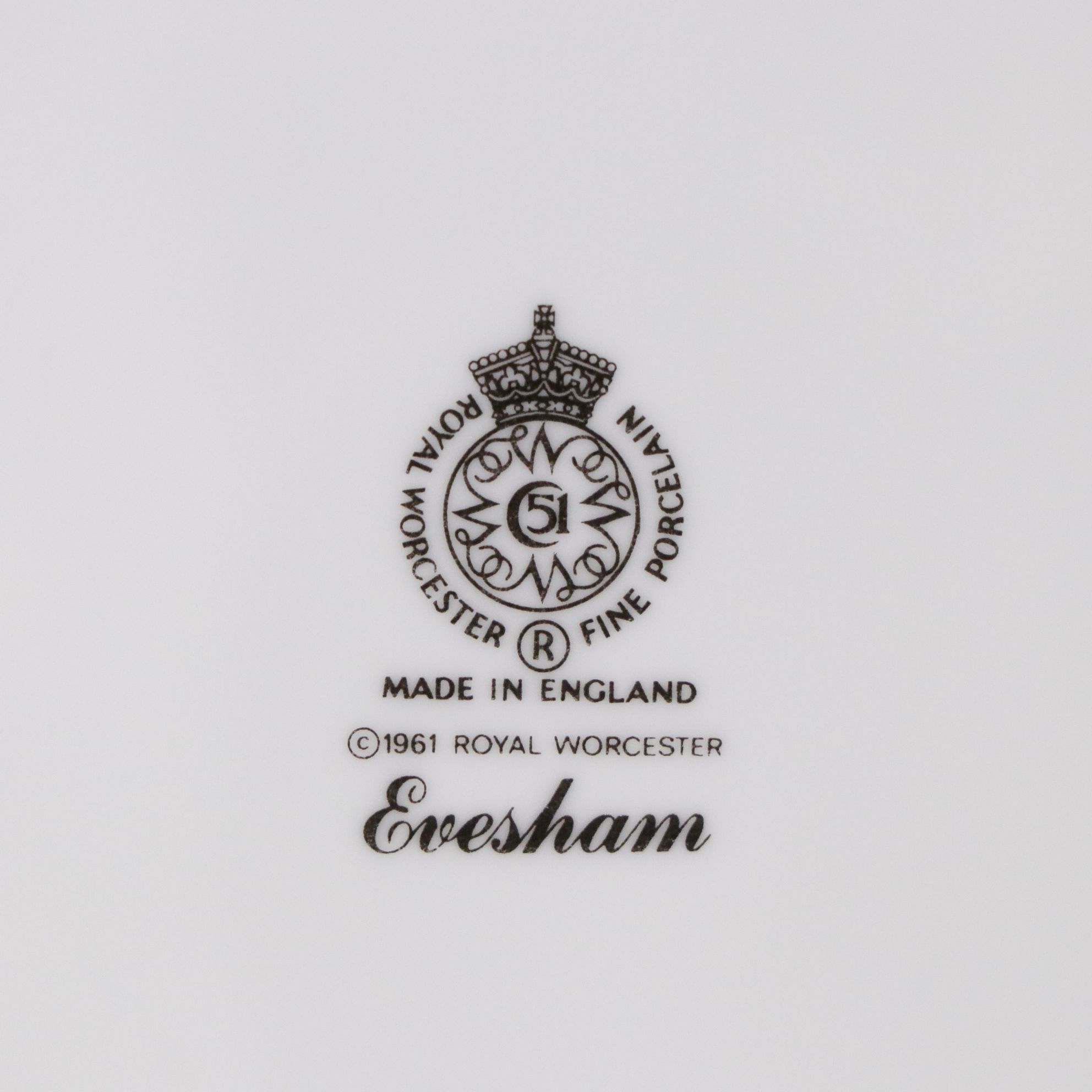 Royal Worcester "Evesham" Gilt Porcelain Dinnerware Set