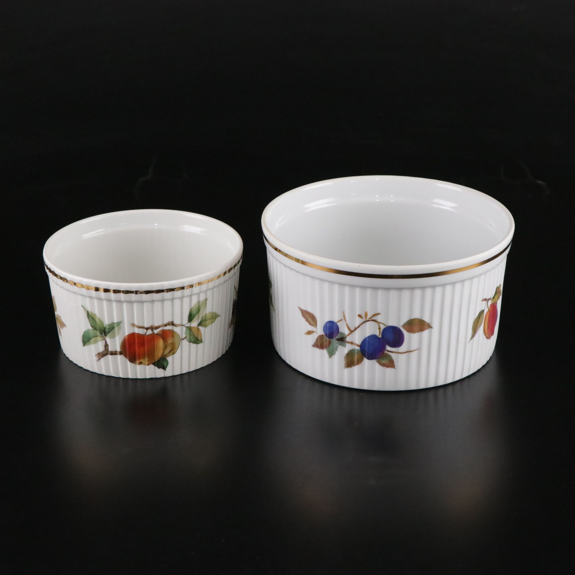 Royal Worcester "Evesham" Gilt Porcelain Dinnerware Set