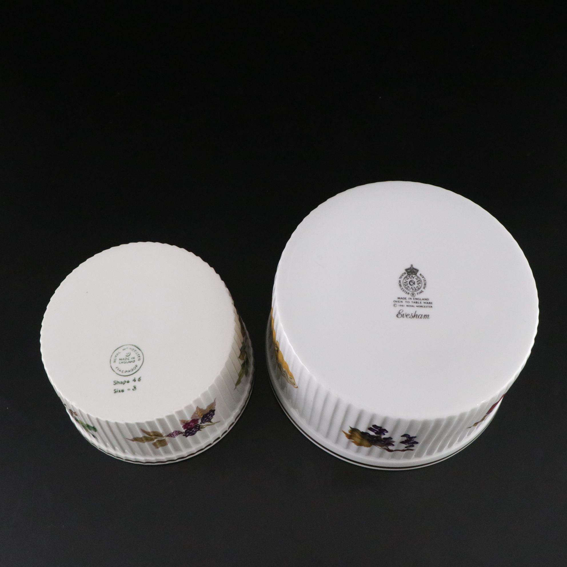 Royal Worcester "Evesham" Gilt Porcelain Dinnerware Set