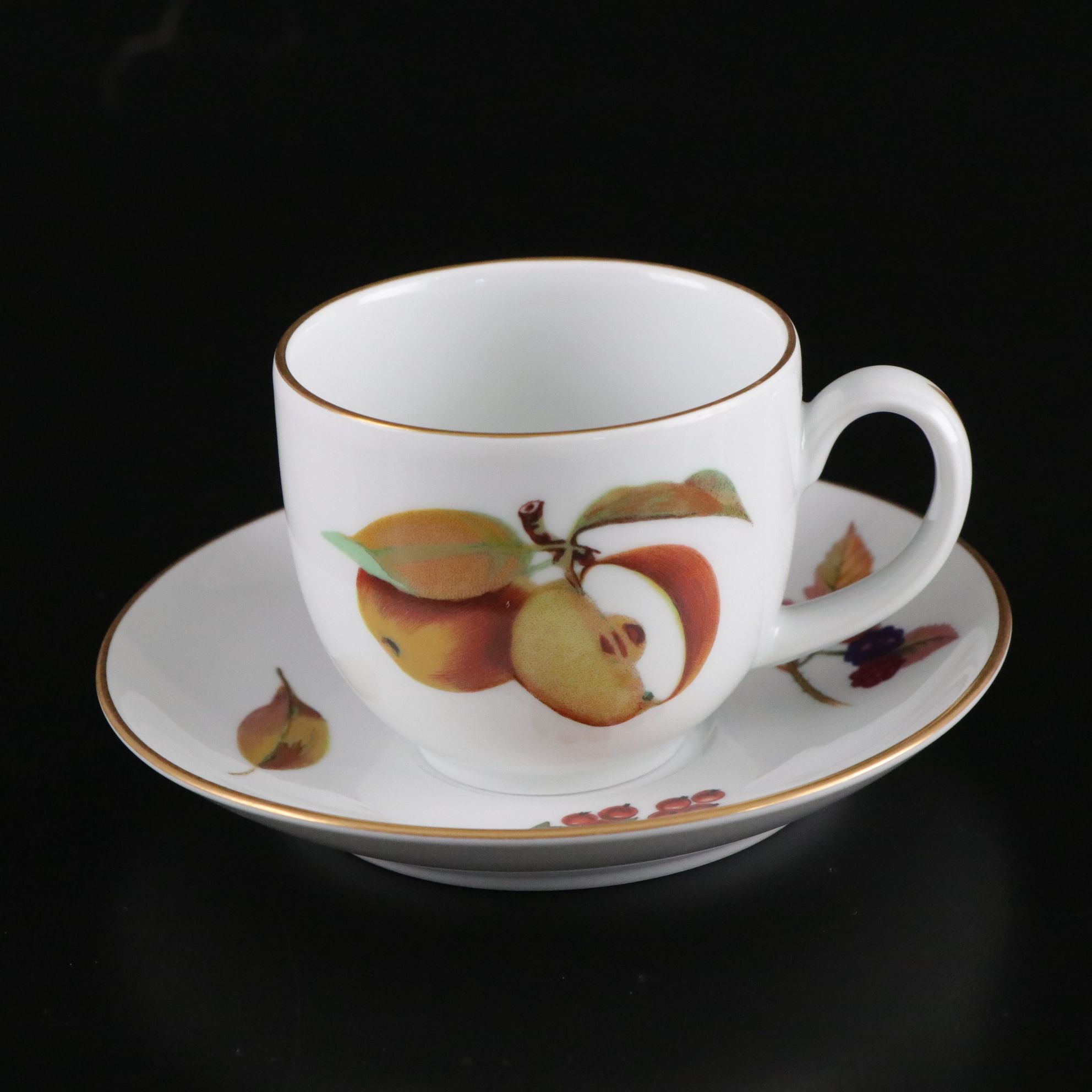 Royal Worcester "Evesham" Gilt Porcelain Dinnerware Set