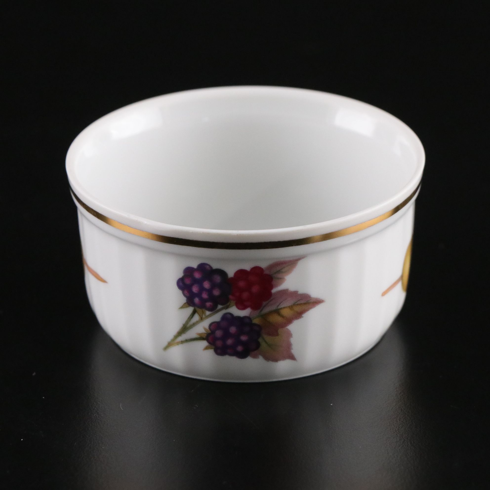 Royal Worcester "Evesham" Gilt Porcelain Dinnerware Set