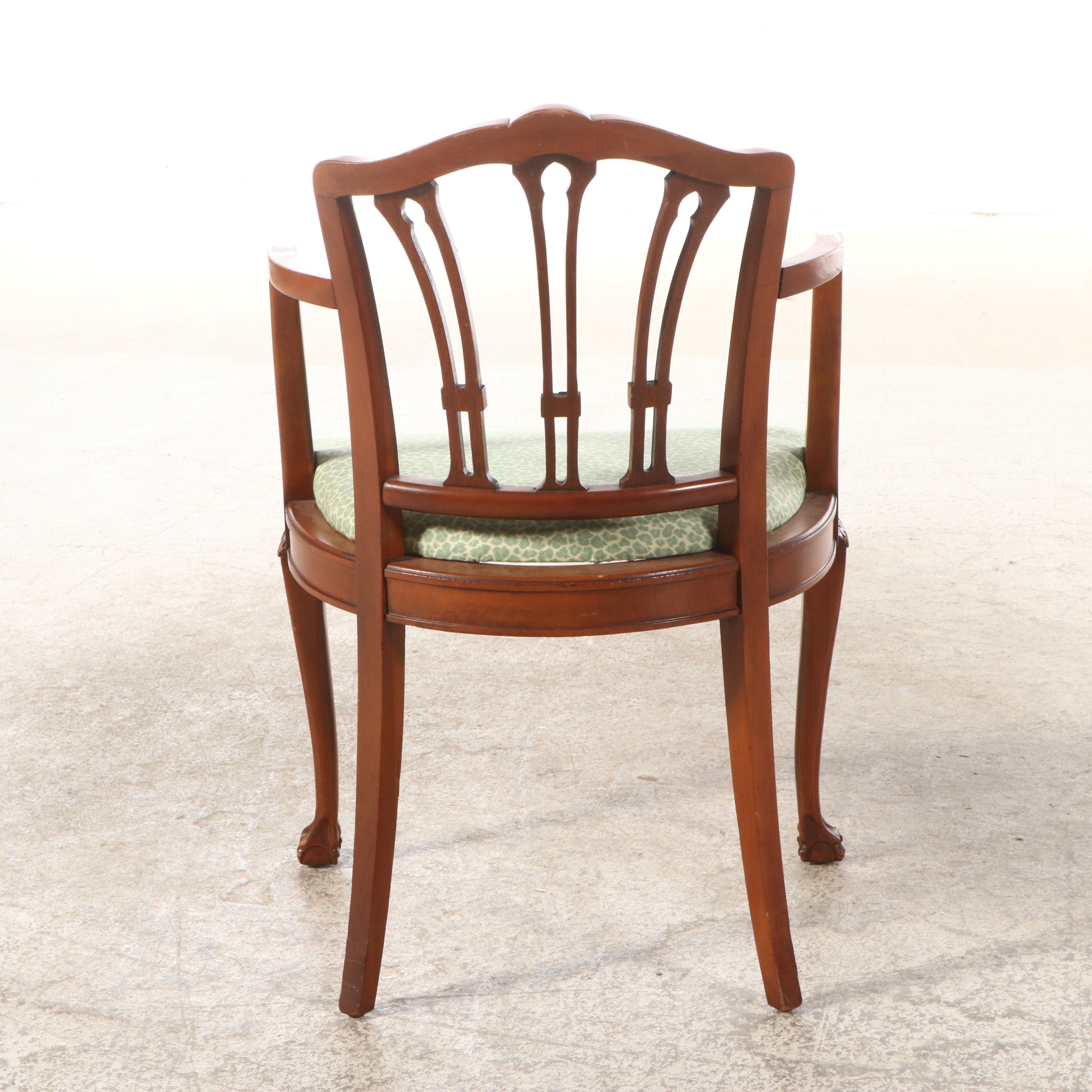 Art Deco Hepplewhite Style Mahogany Finish Armchair, Early to Mid-20th Century