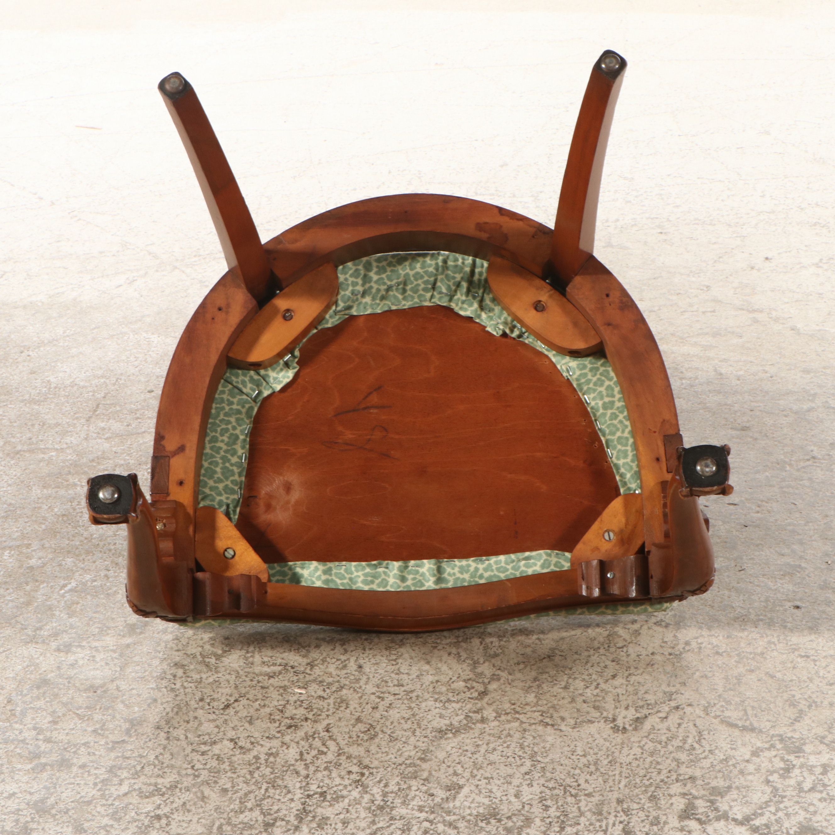 Art Deco Hepplewhite Style Mahogany Finish Armchair, Early to Mid-20th Century