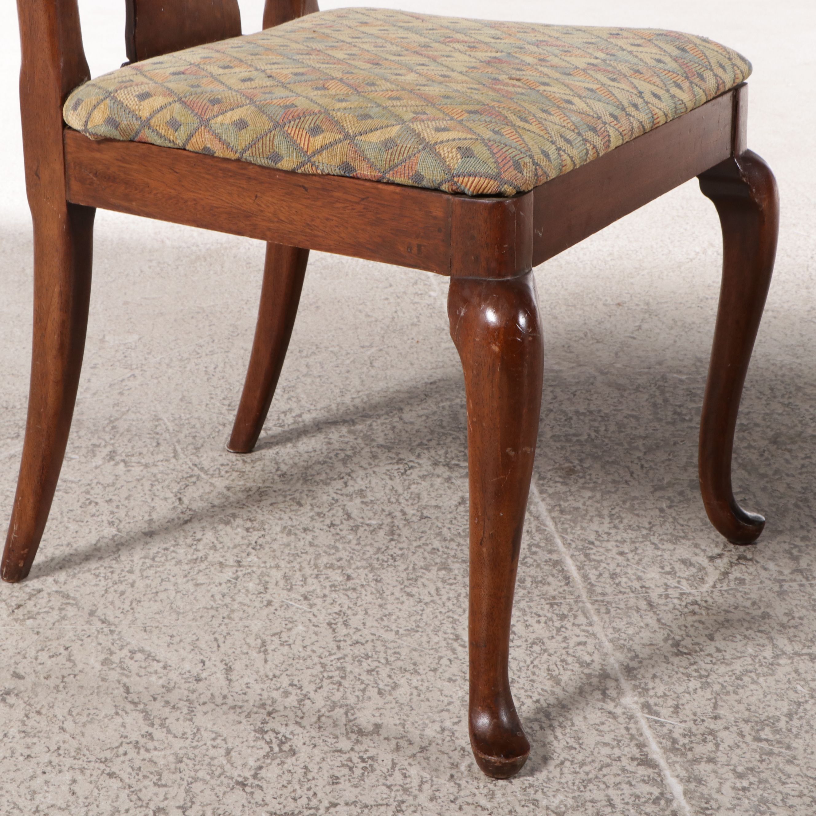 Pair of Queen Anne Style Mahogany Fiddleback Chairs, 20th Century