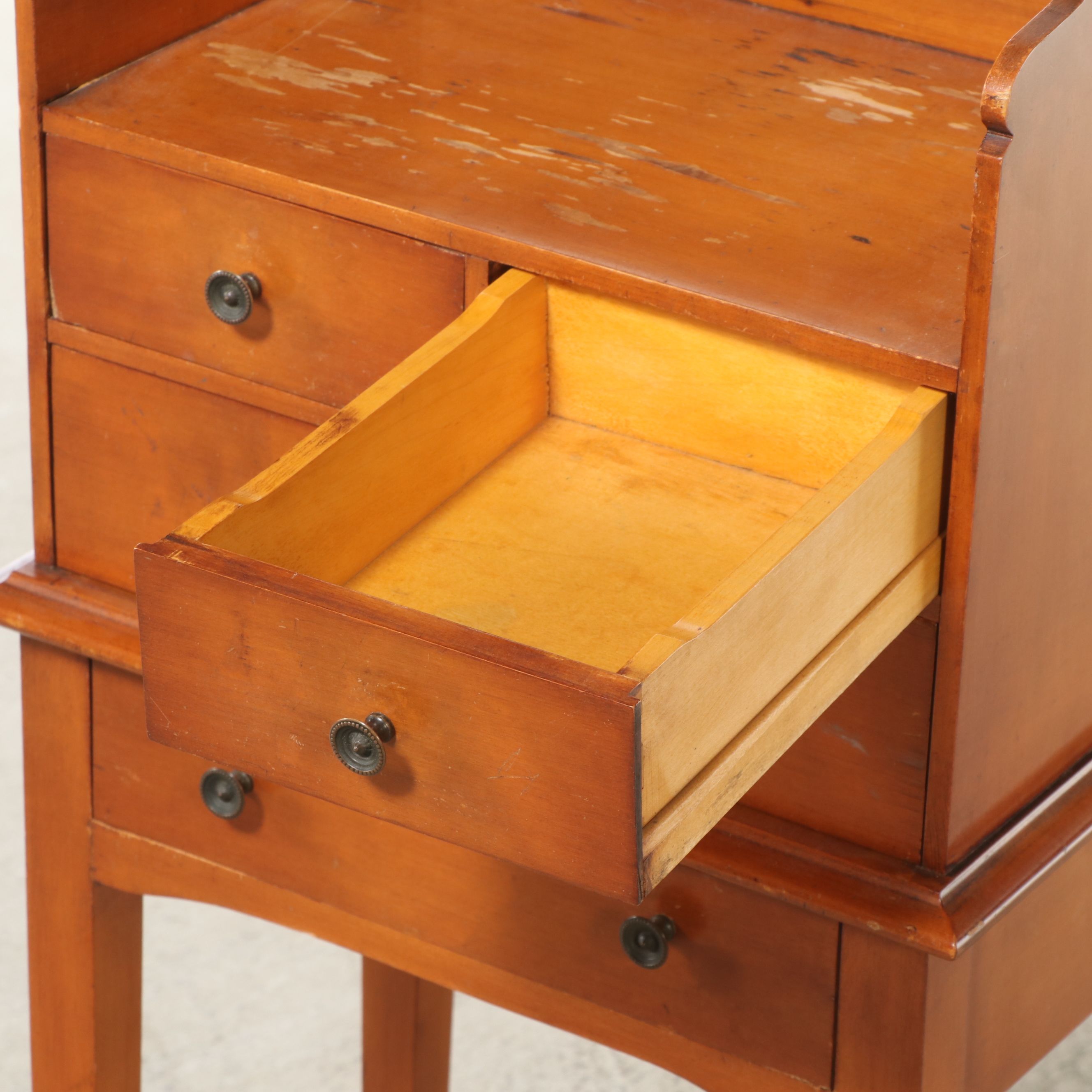 Georgian Style Maple Chevert Table, Early to Mid-20th Century