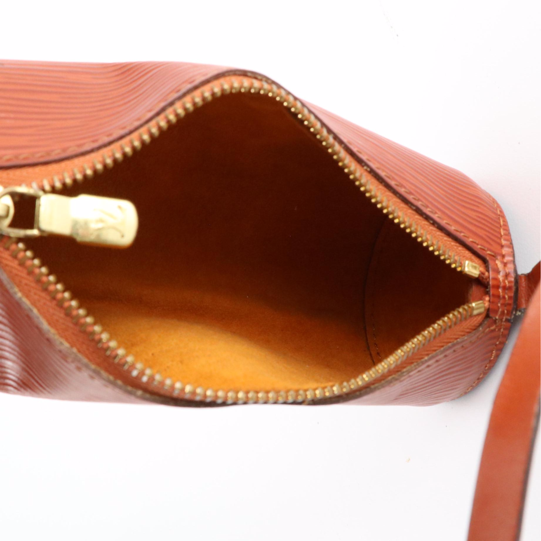 Louis Vuitton Soufflot 30 in Kenyan Fawn Epi Leather with Pouch