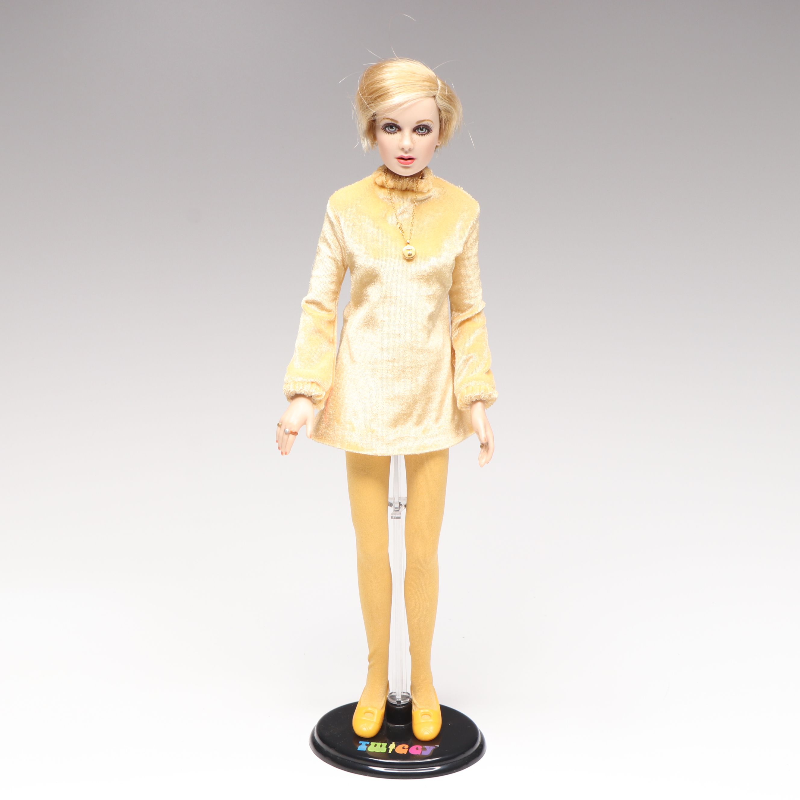 The Franklin Mint "Twiggy" Vinyl Portrait Doll, Early 21st Century