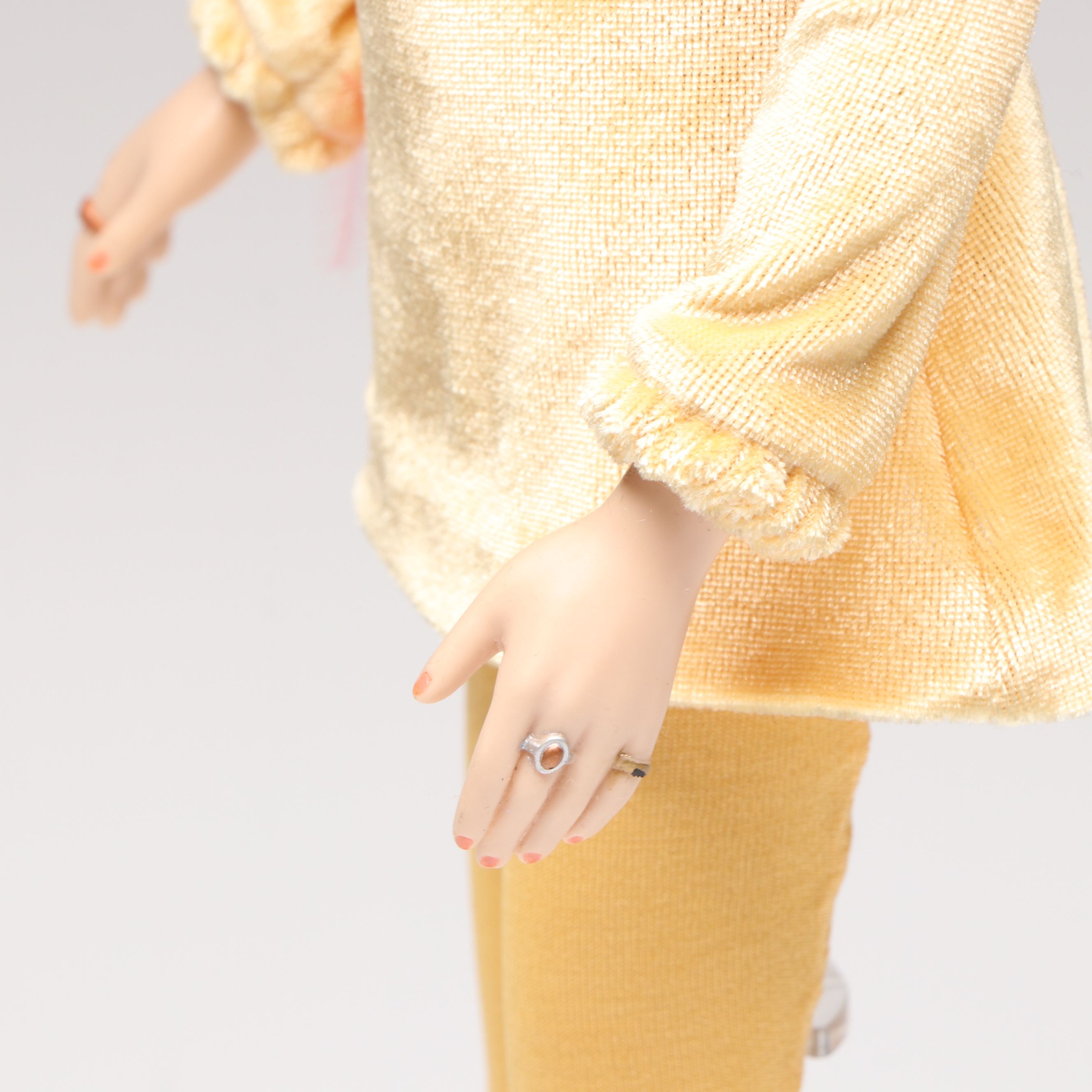 The Franklin Mint "Twiggy" Vinyl Portrait Doll, Early 21st Century