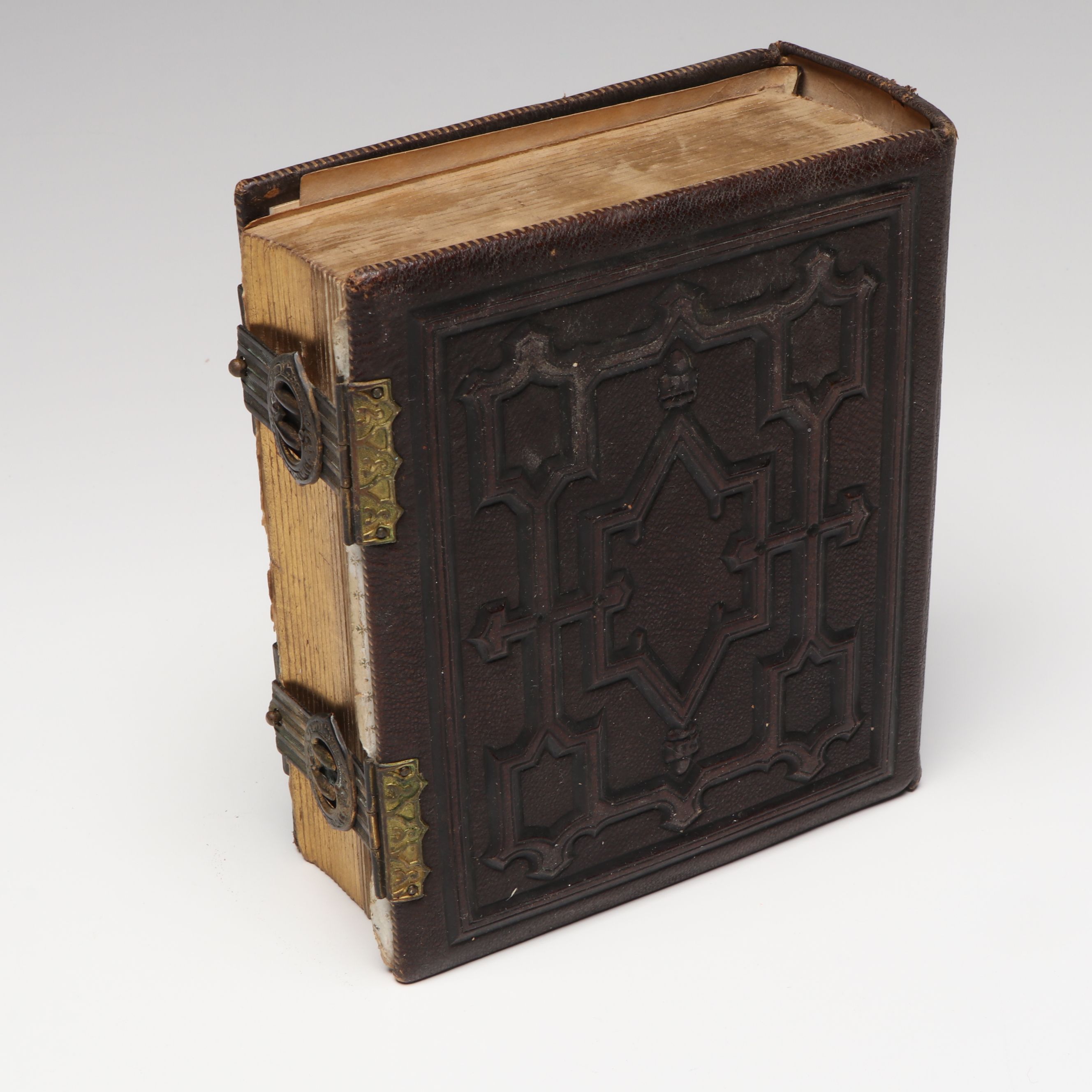 Tintypes and Other Portraits of Men, Women and Children, Mid-19th Century