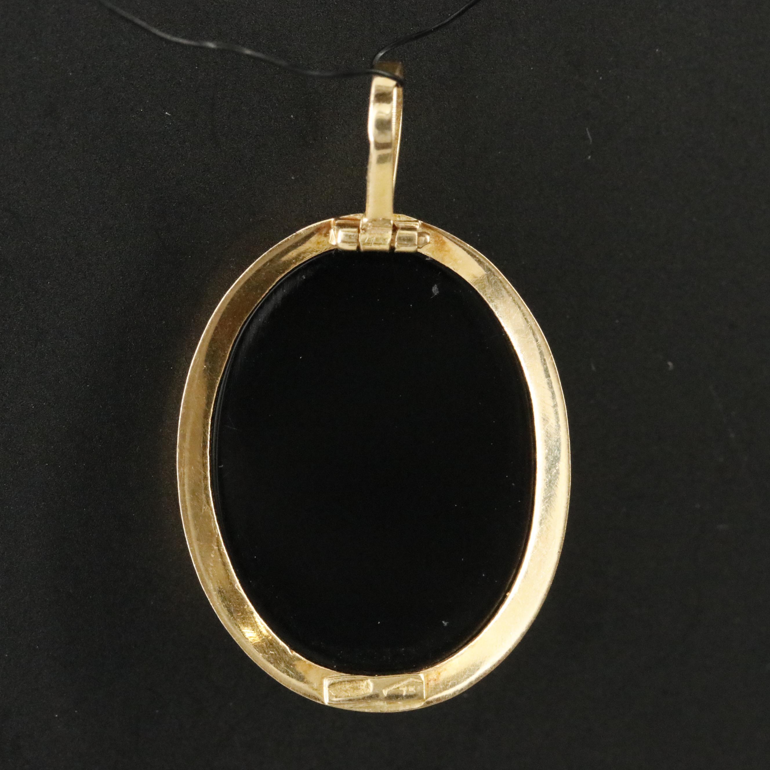 18K Onyx Cameo Ski Pendant