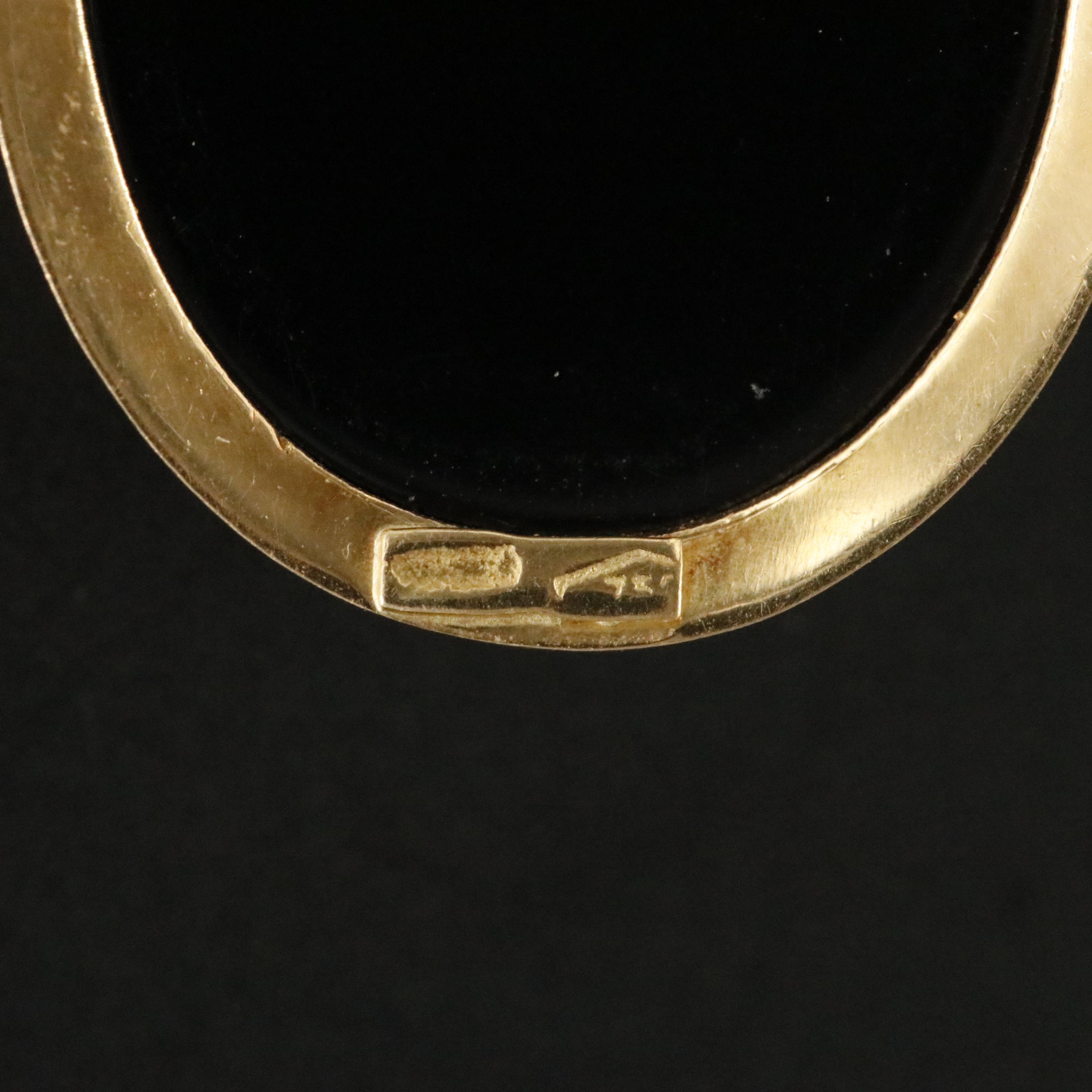 18K Onyx Cameo Ski Pendant