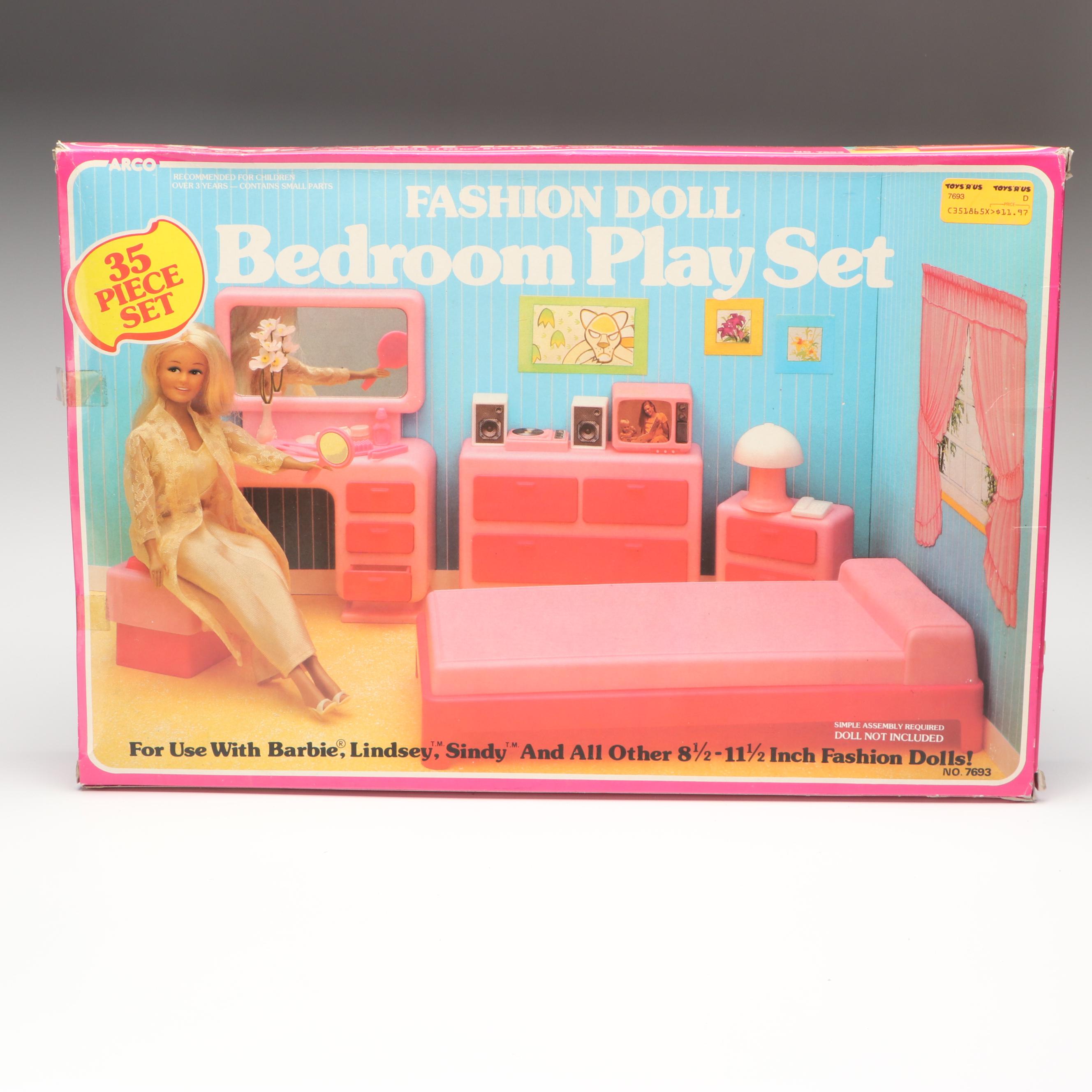 Mattel "Fun to Dress" with More Barbie Dolls and Accessories