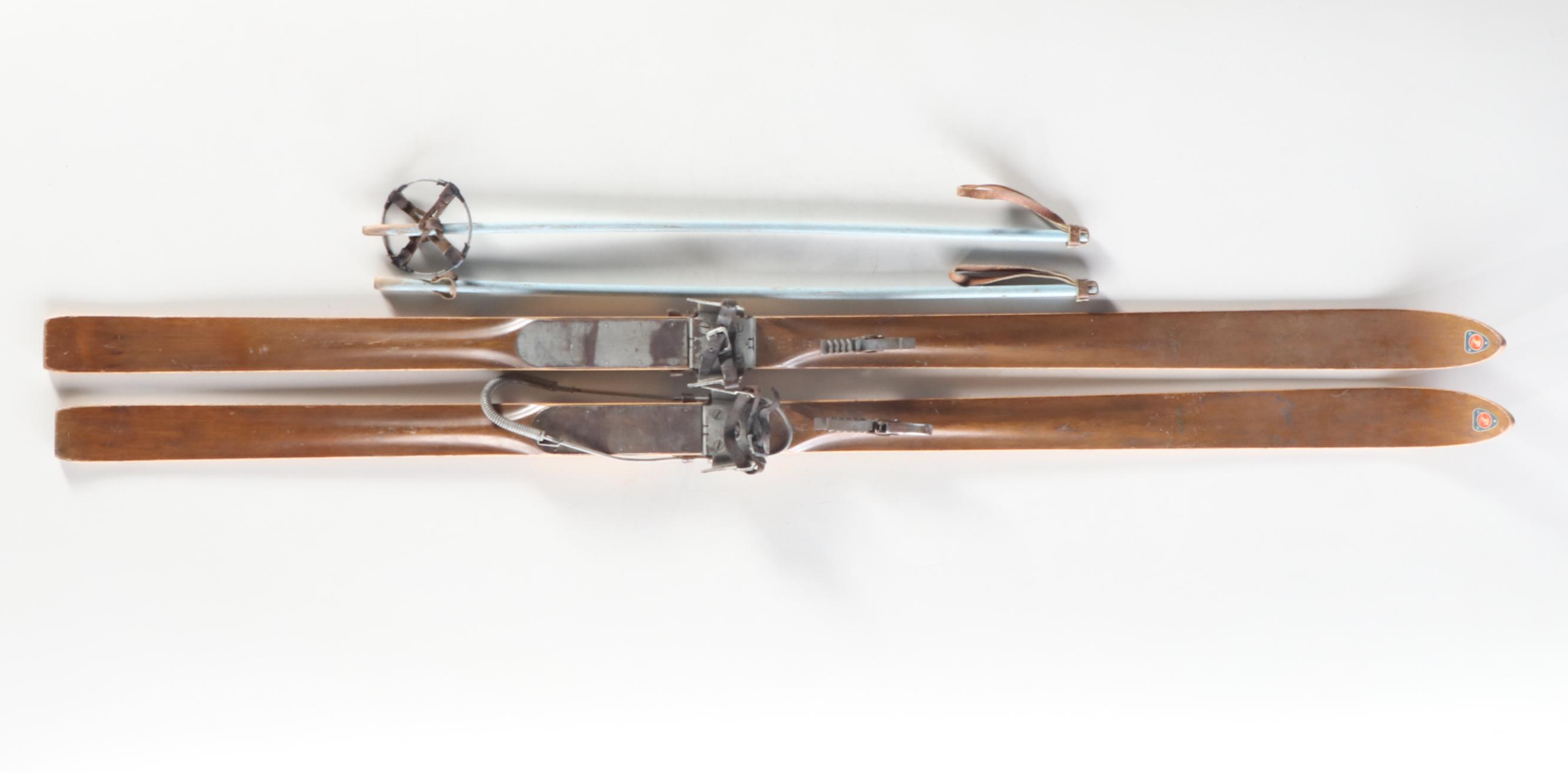 Rossignol Tempo Trail Skis, Montgomery Ward Skis, Bike Beams, Winter Sports Gear