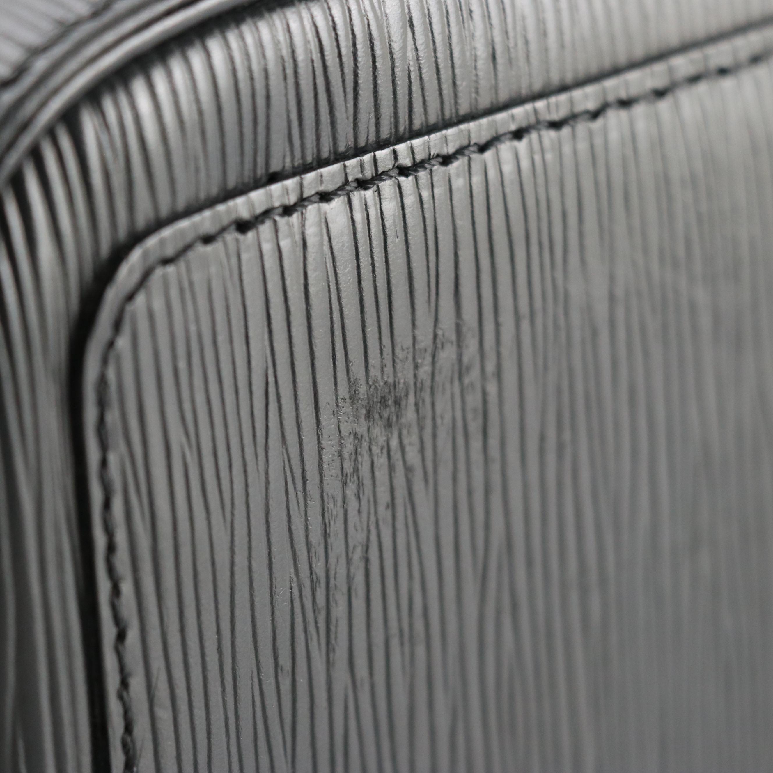 Louis Vuitton Speedy 25 Handbag in Black Epi and Smooth Leather