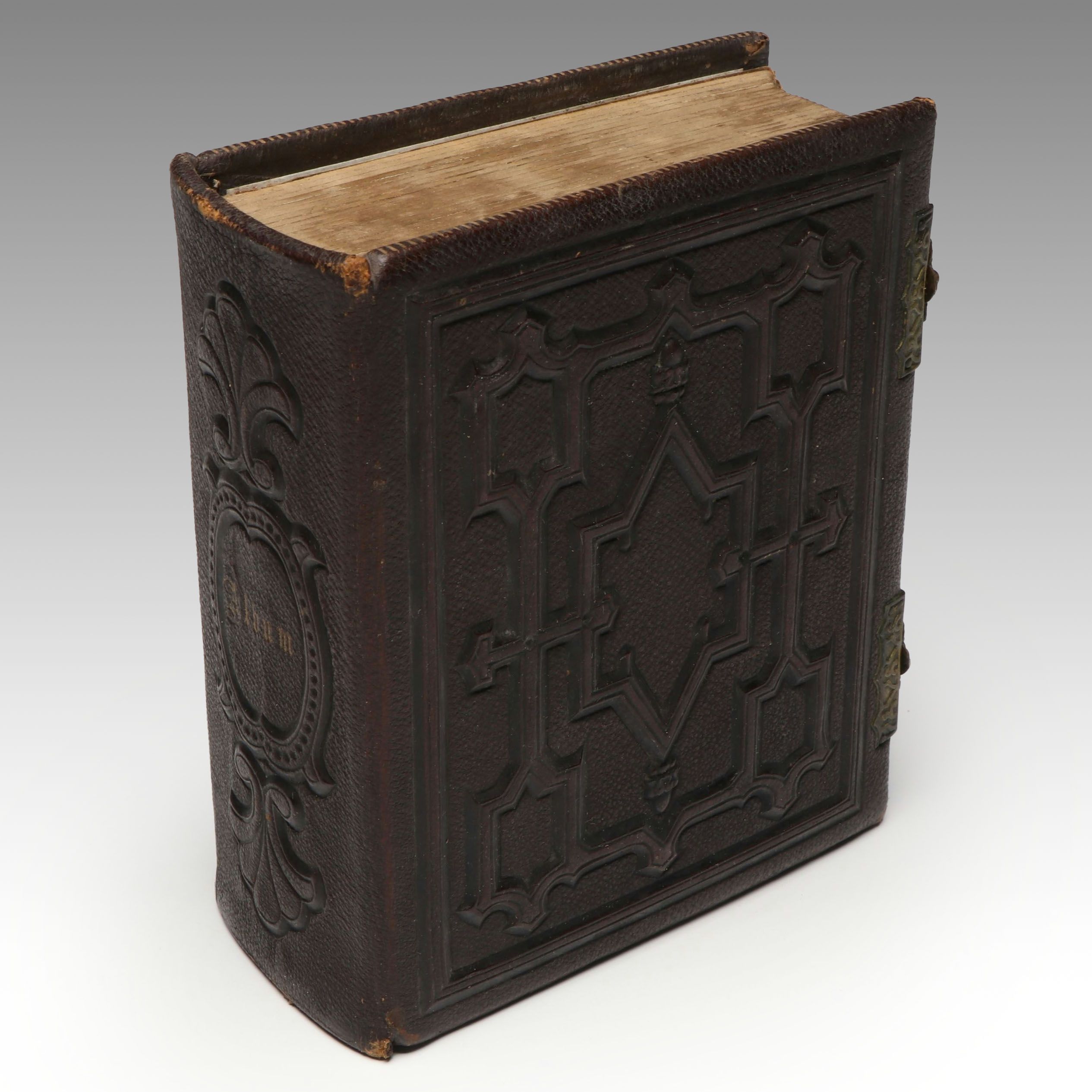 Tintypes and Other Portraits of Men, Women and Children, Mid-19th Century