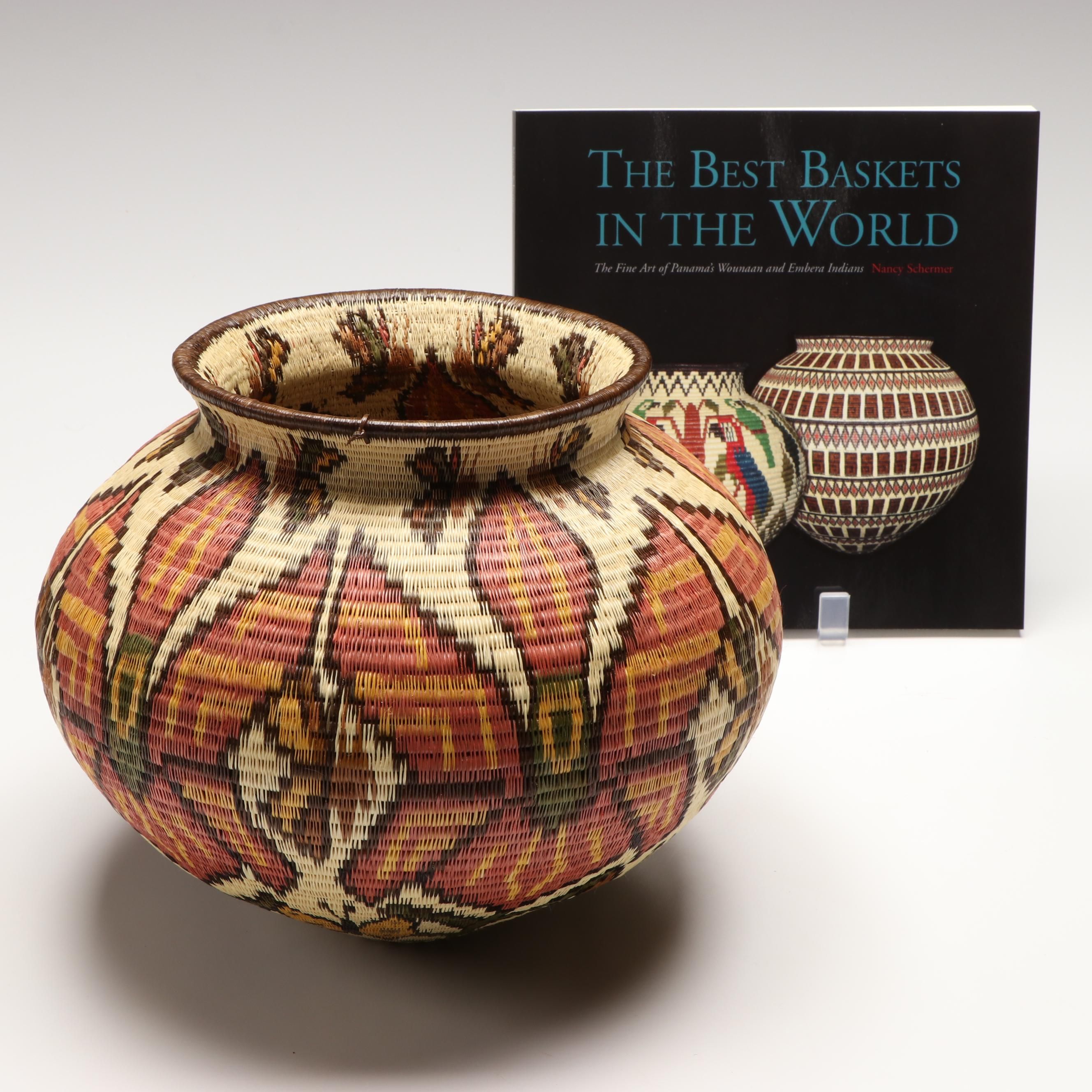 Panamanian Emberá-Wounaan Chunga Fiber Basket with Insect and Flower Depictions