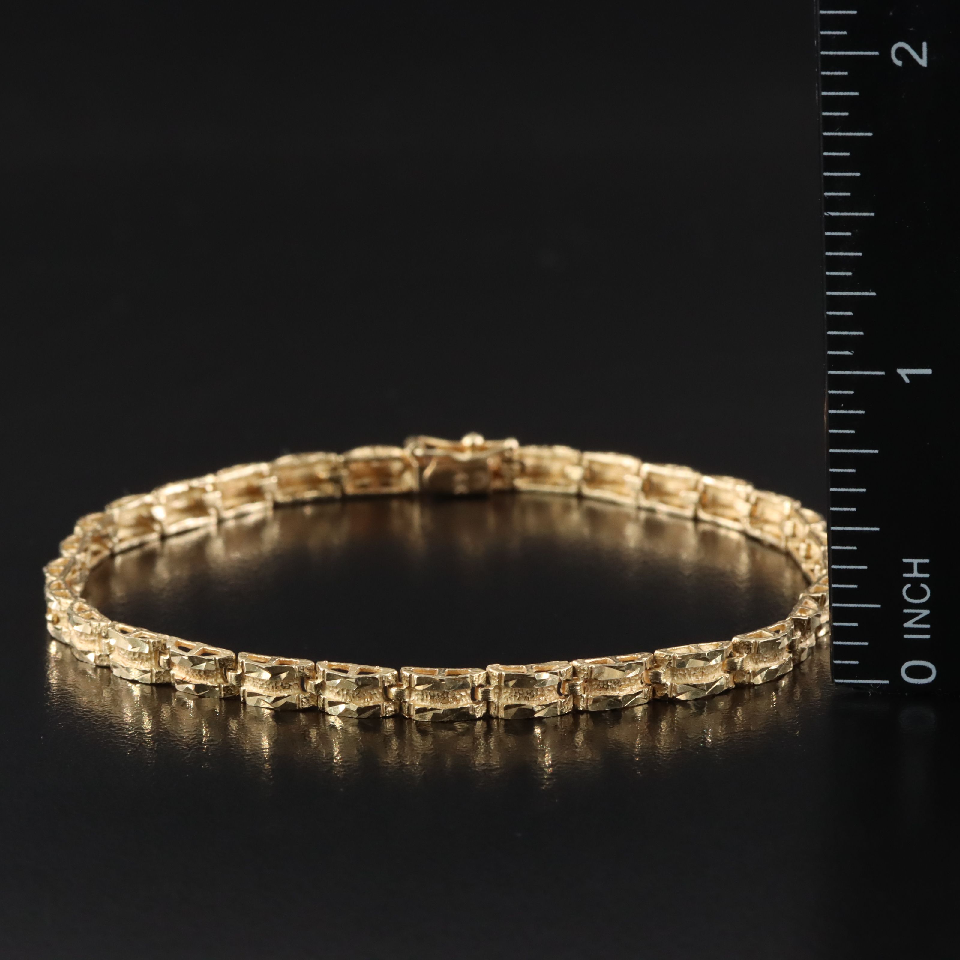 14K Diamond-Cut Style Bracelet