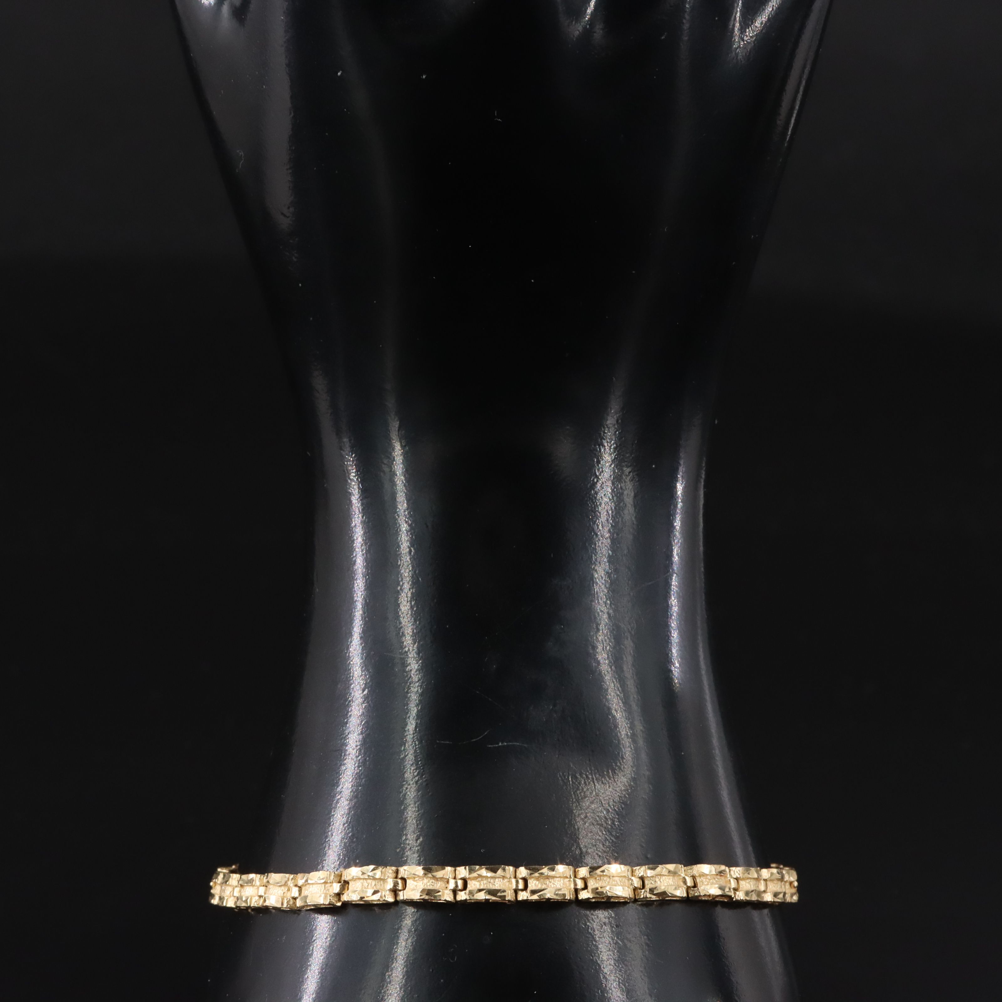 14K Diamond-Cut Style Bracelet