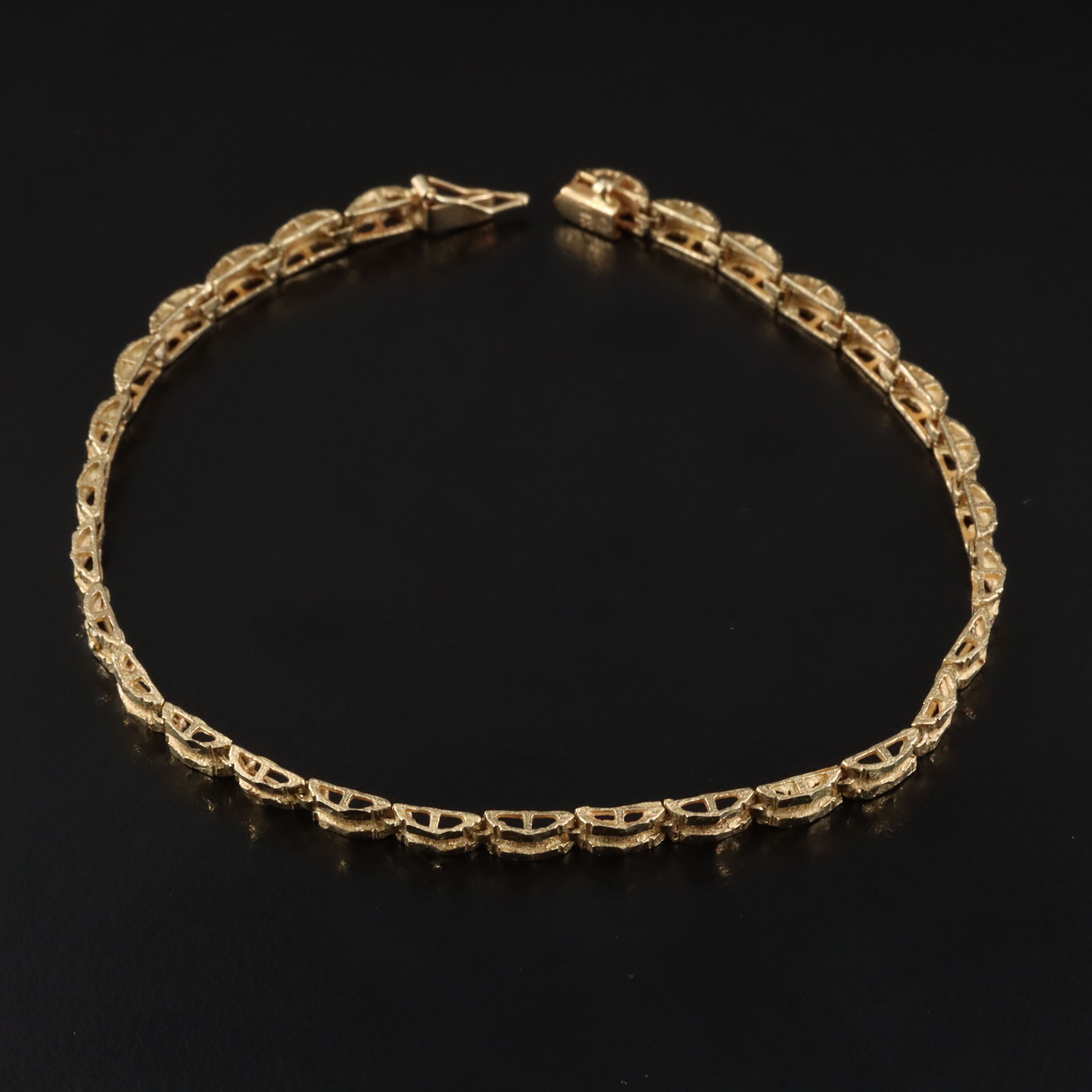 14K Diamond-Cut Style Bracelet