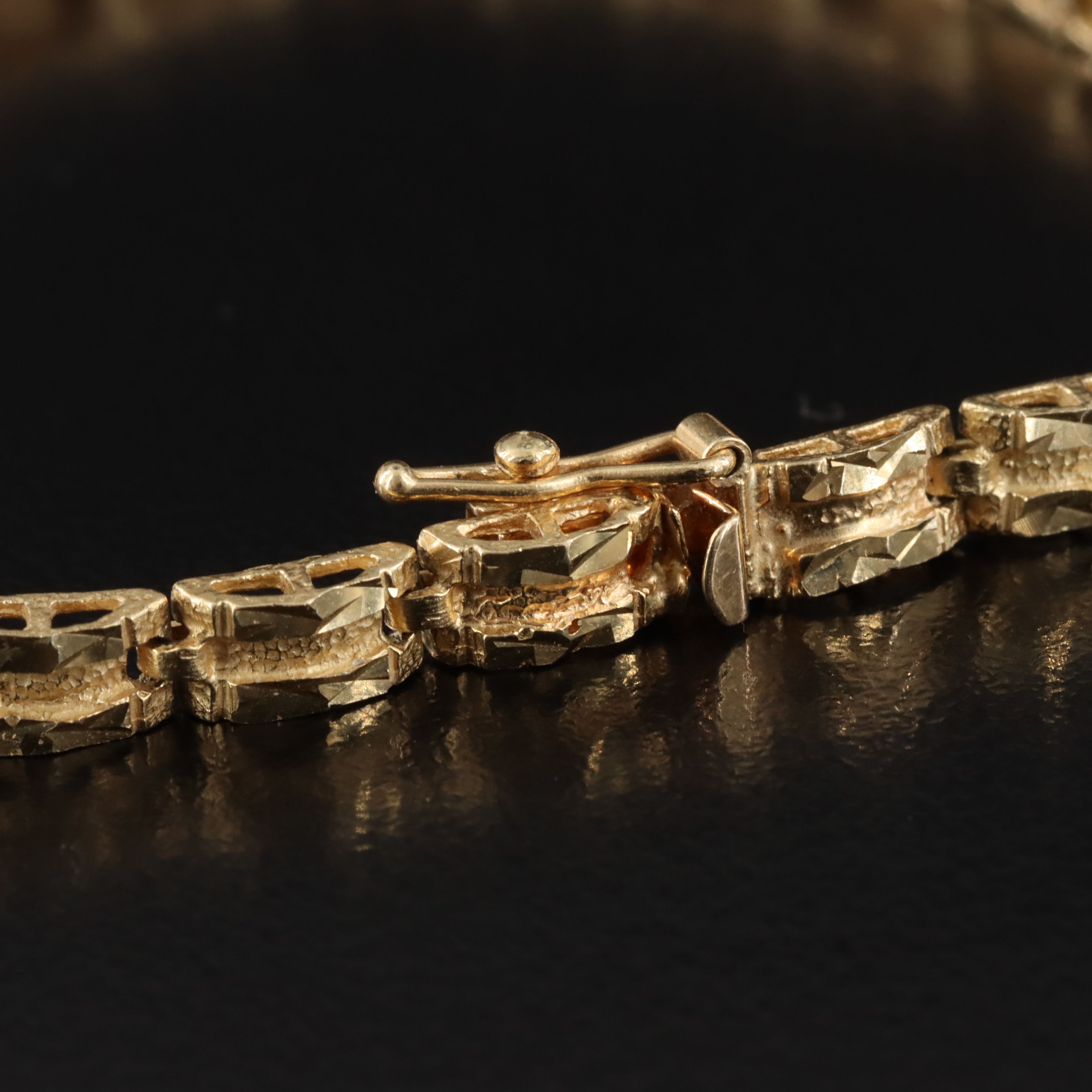 14K Diamond-Cut Style Bracelet