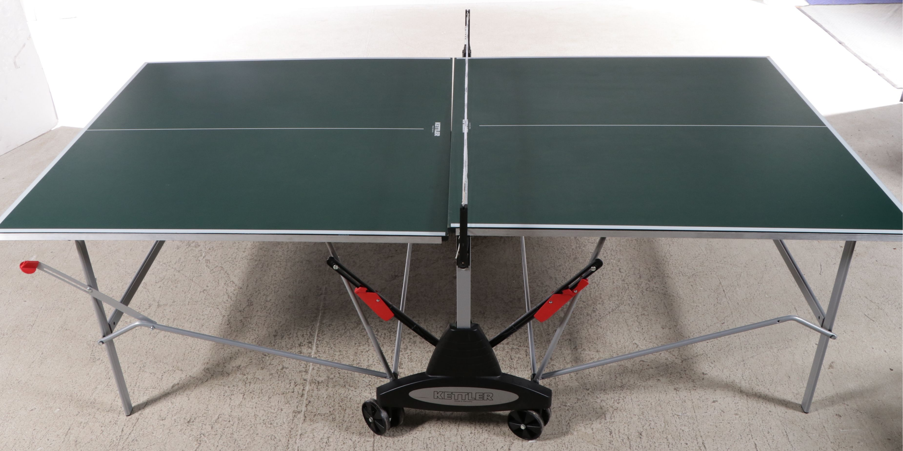 Kettle Table Tennis Table with Accessories and Fold-Away Frame