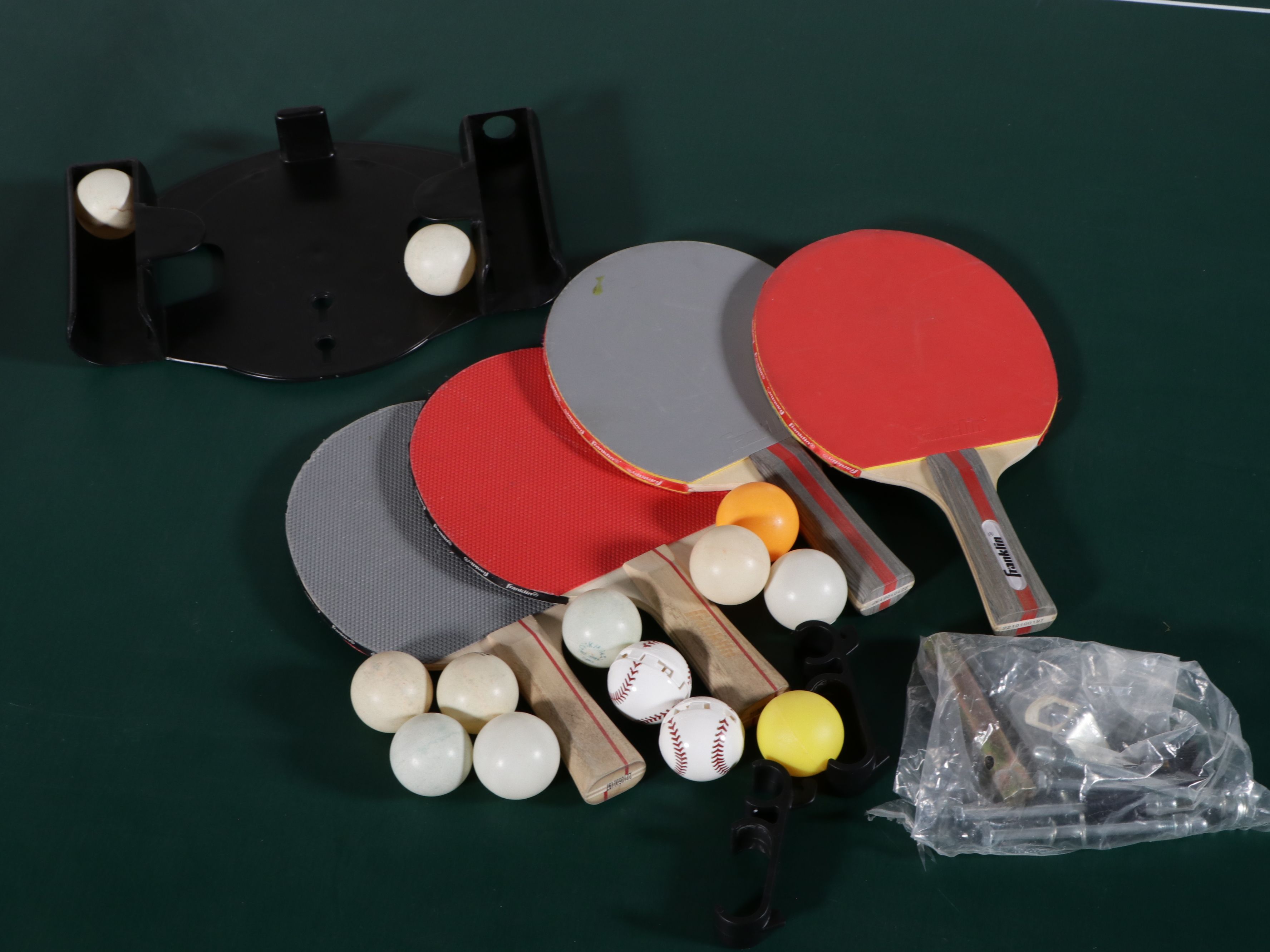 Kettle Table Tennis Table with Accessories and Fold-Away Frame