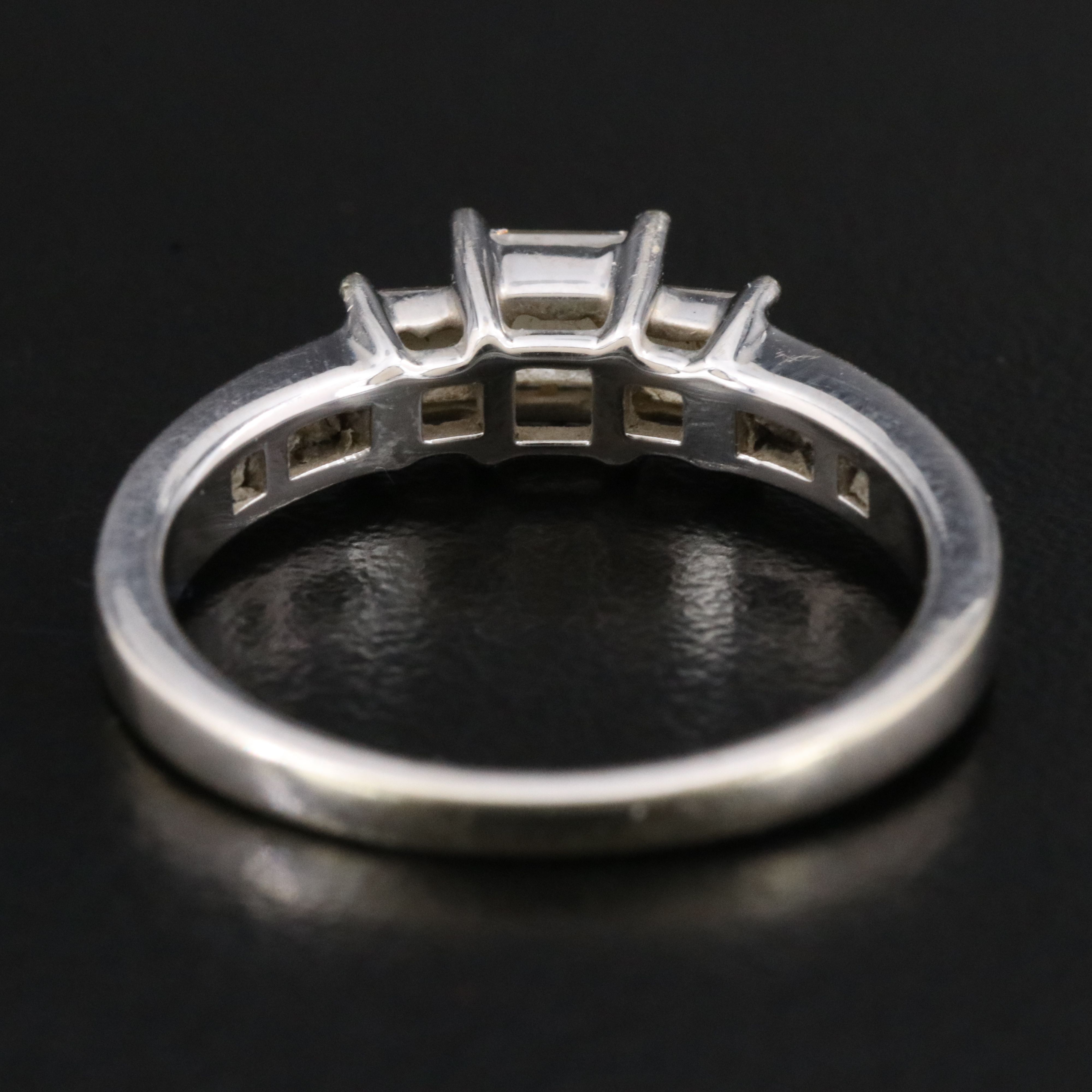 14K 0.84 CTW Lab Grown Diamond Ring