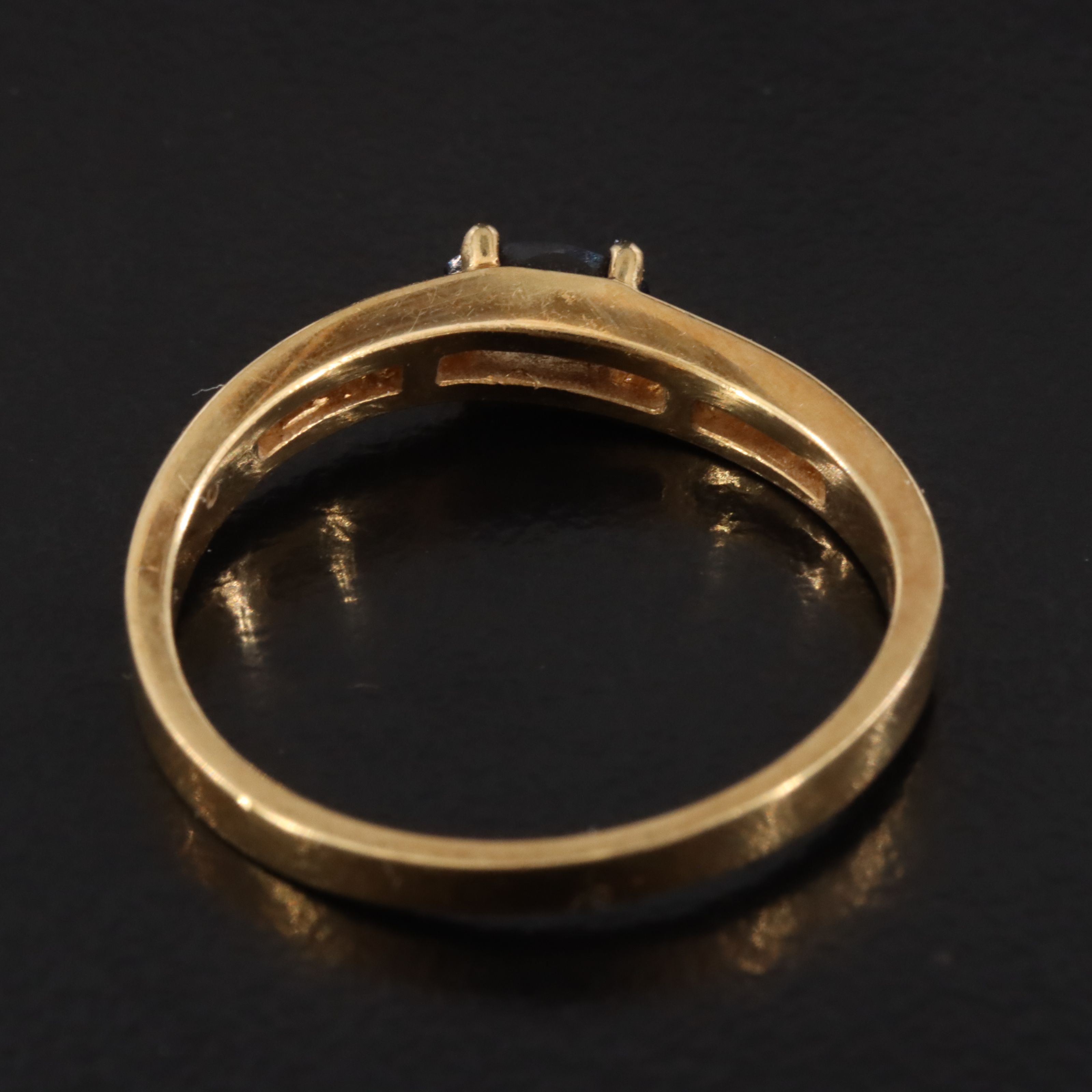 18K Sapphire and Diamond Wave Ring