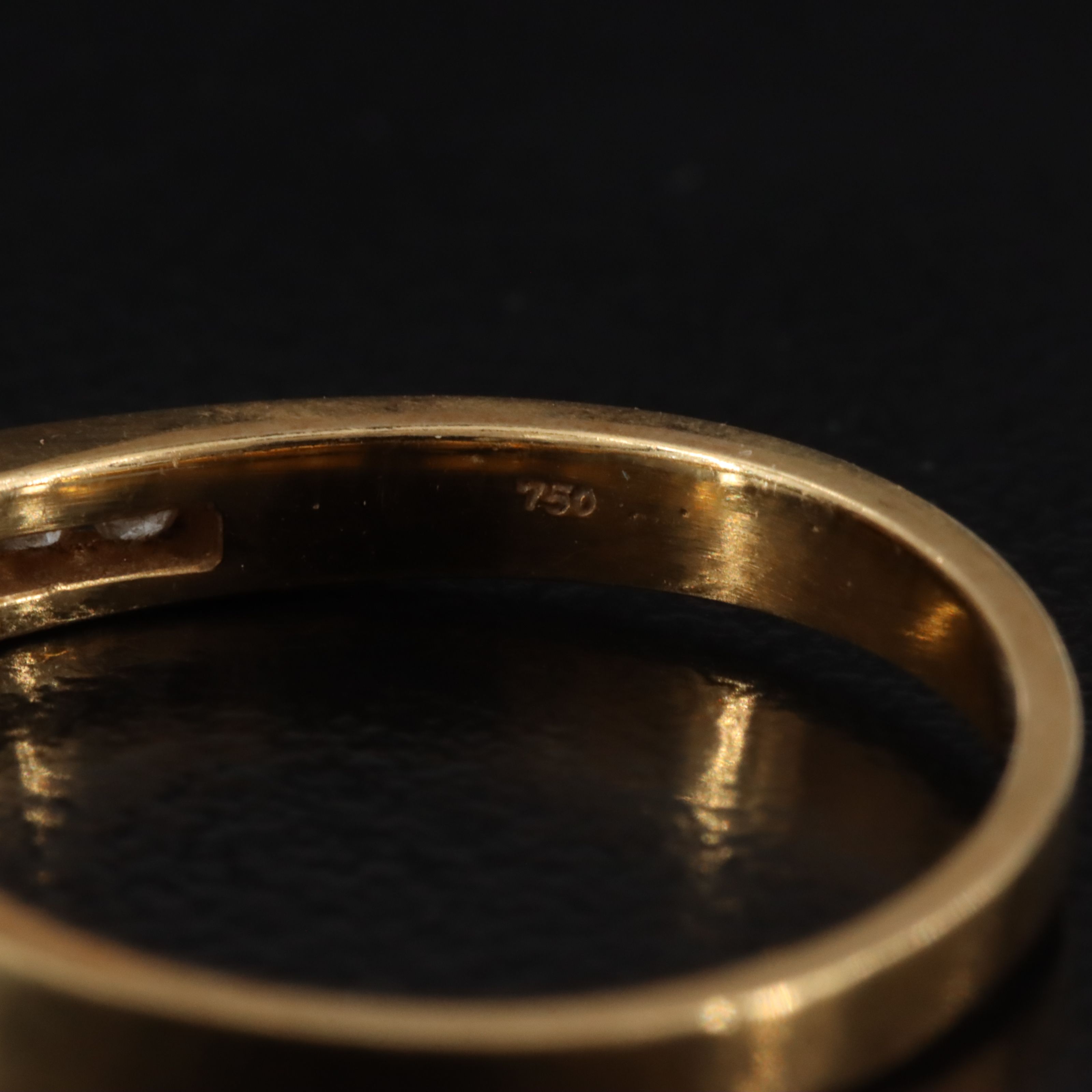 18K Sapphire and Diamond Wave Ring