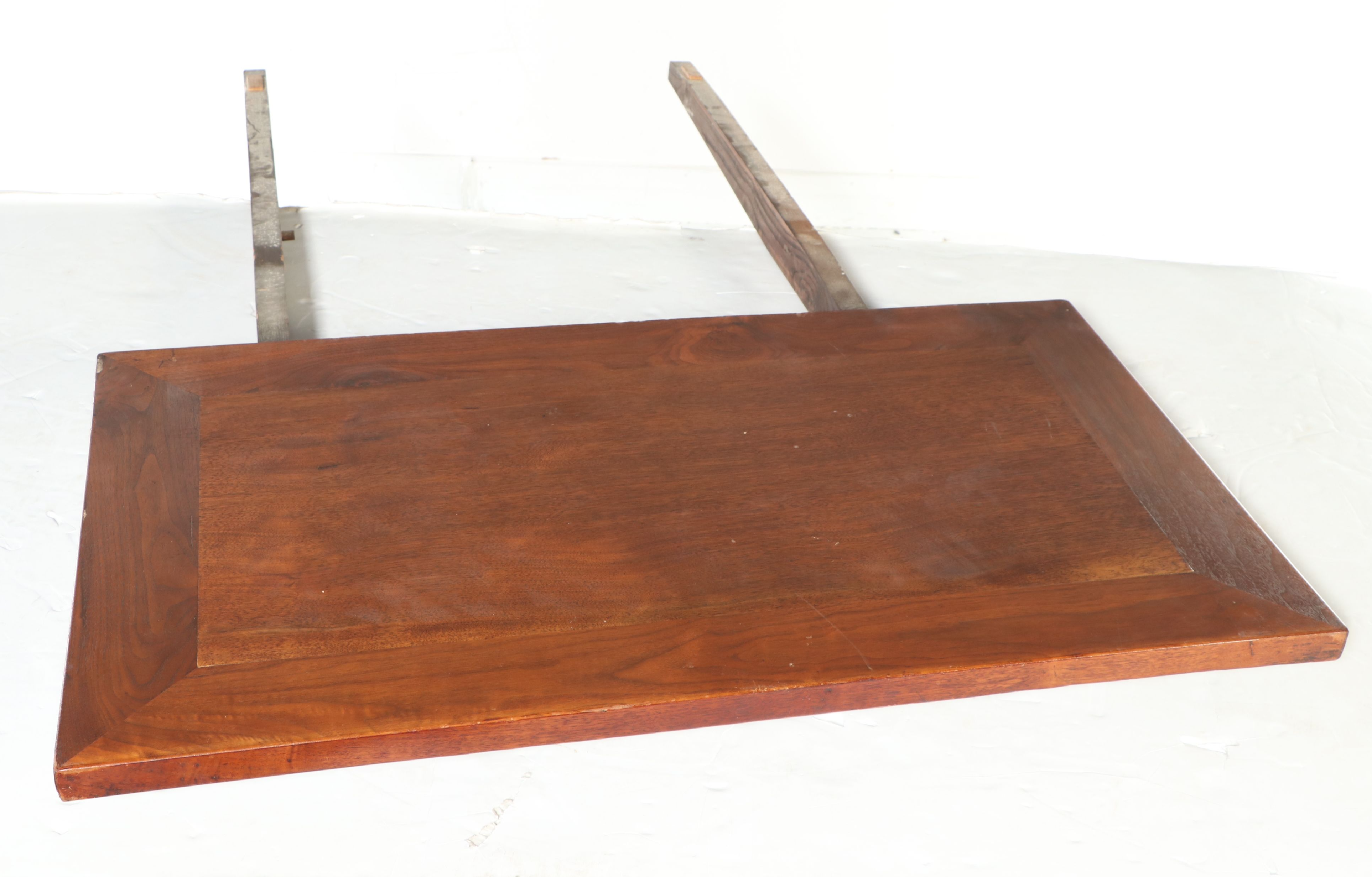 Italian Renaissance Revival Walnut Draw-Leaf Dining Table, Late 19th/Early 20th