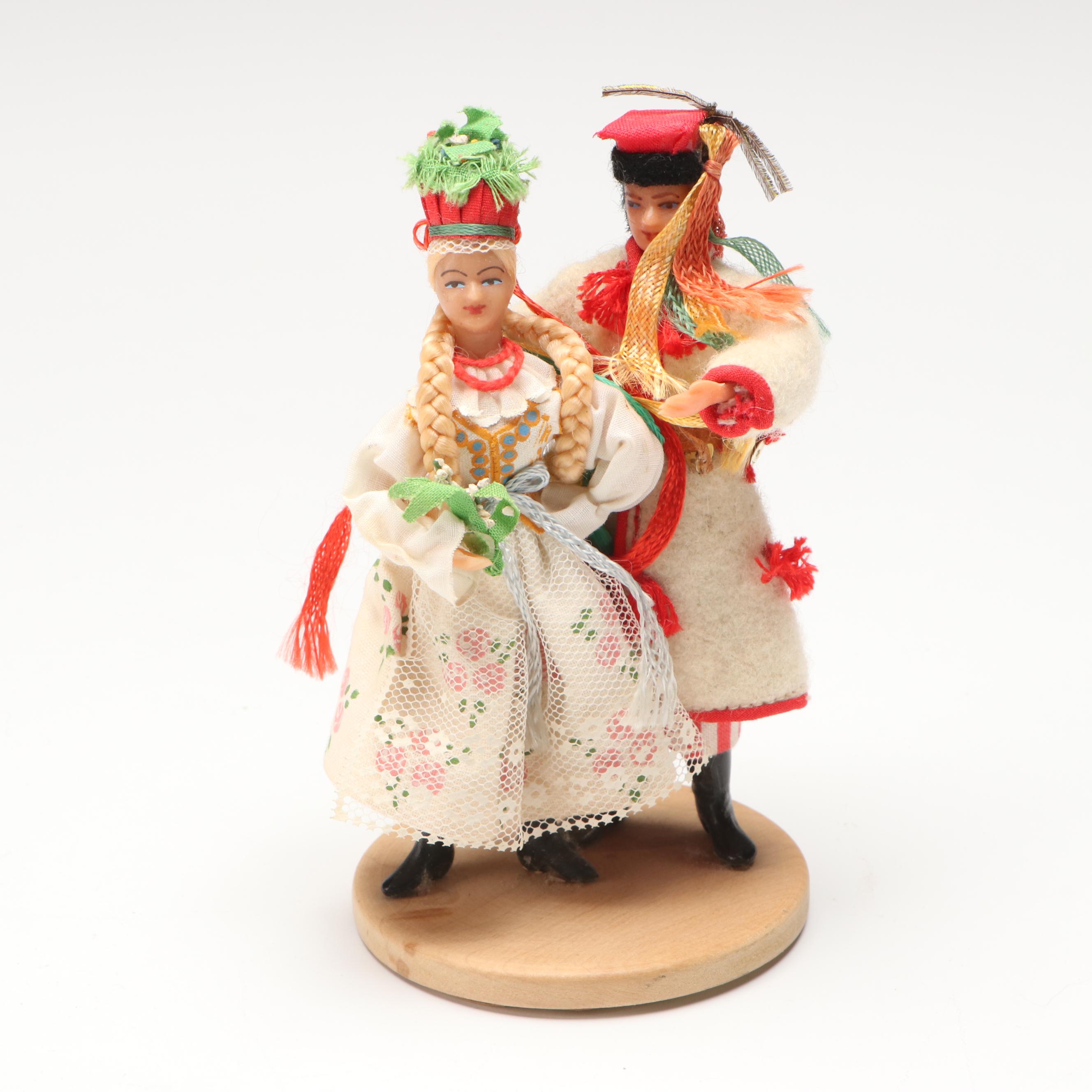 Maggie's Mountain Crafts Corn Husk Doll with Other Marionettes and Spool Doll