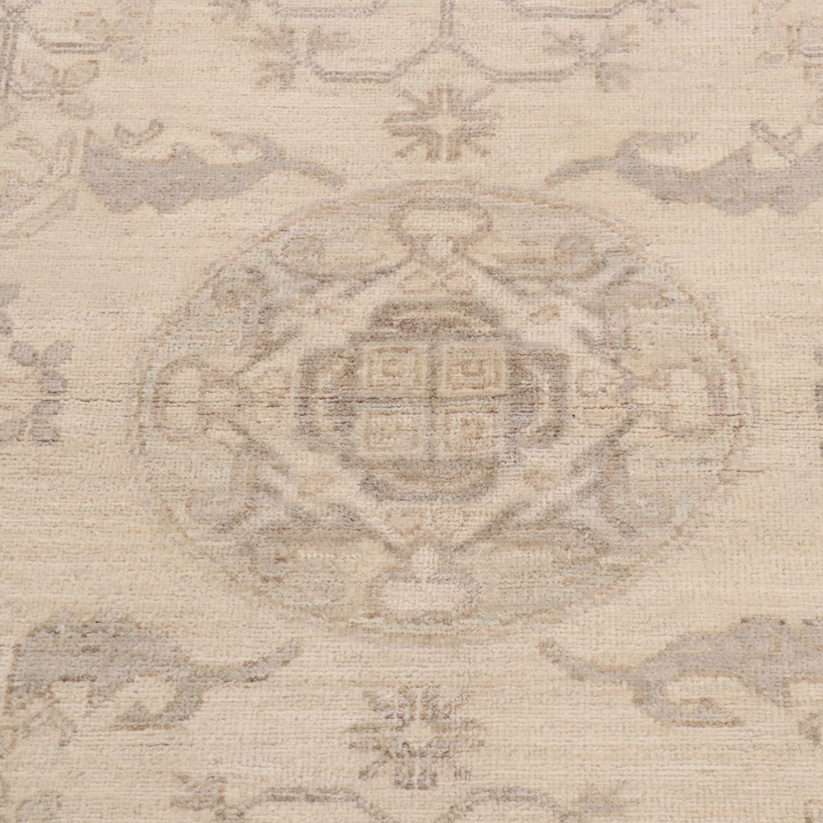 4'9 x 6'7 Hand-Knotted Turkish Style Area Rug