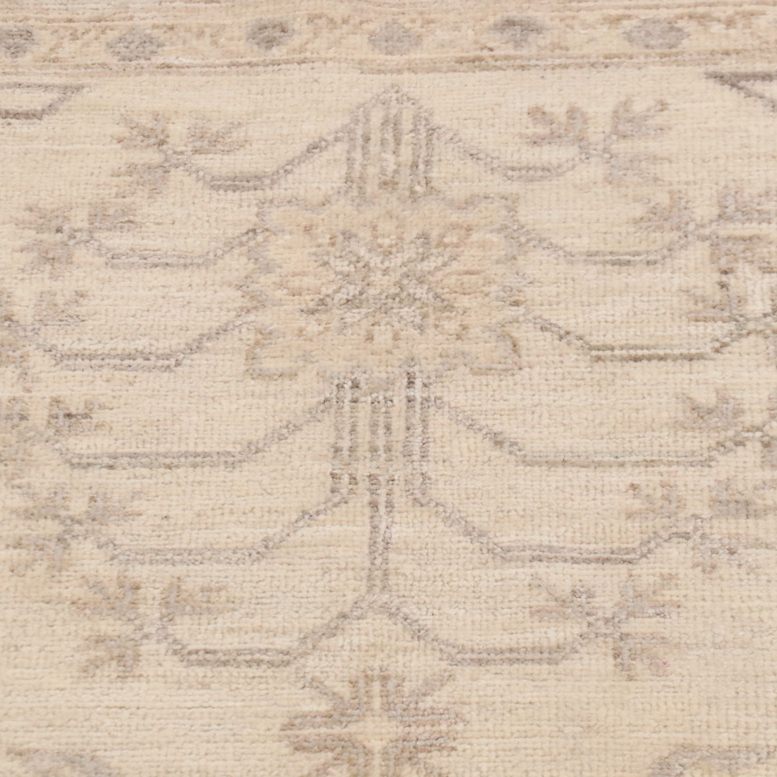 4'9 x 6'7 Hand-Knotted Turkish Style Area Rug