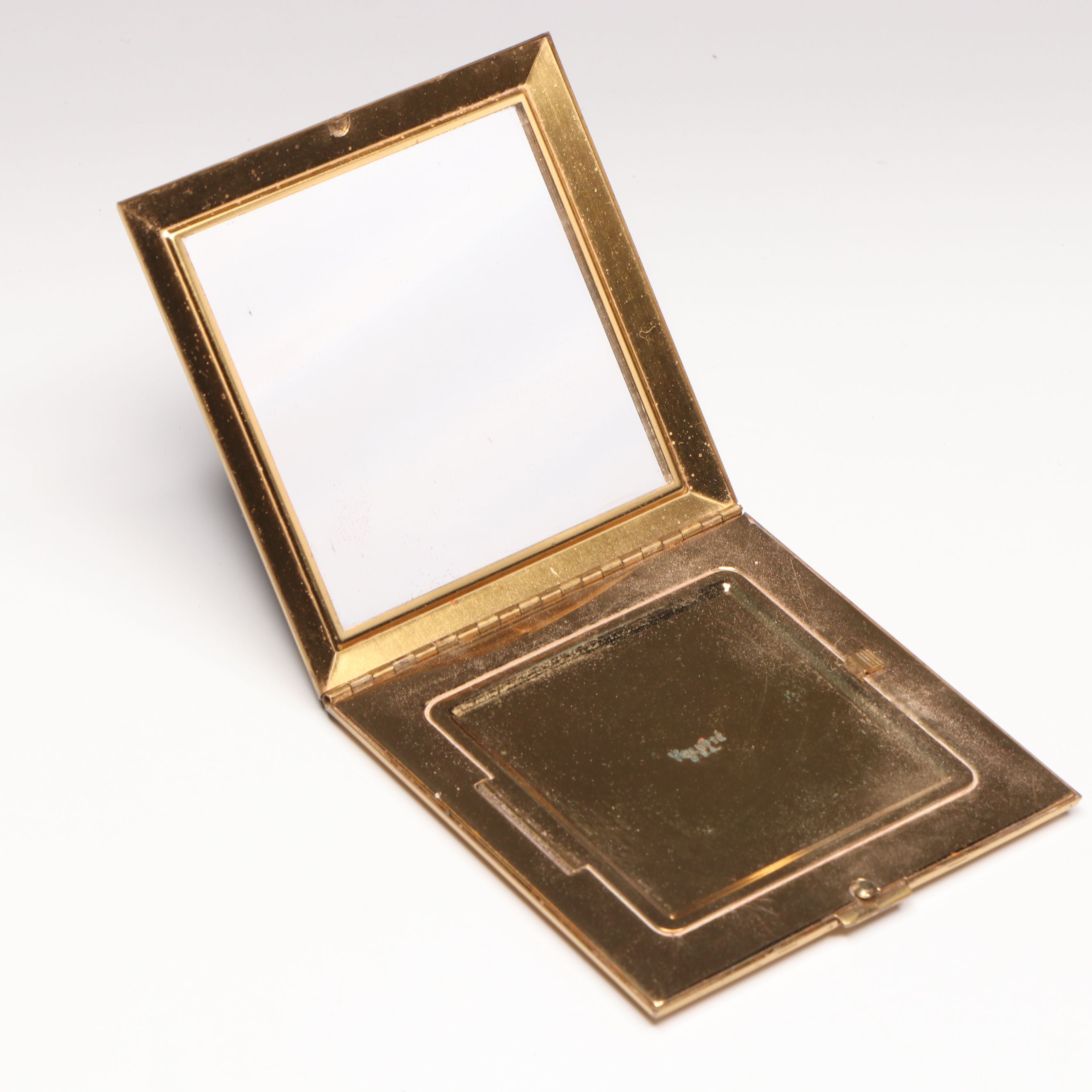 Volupté Makeup Compact