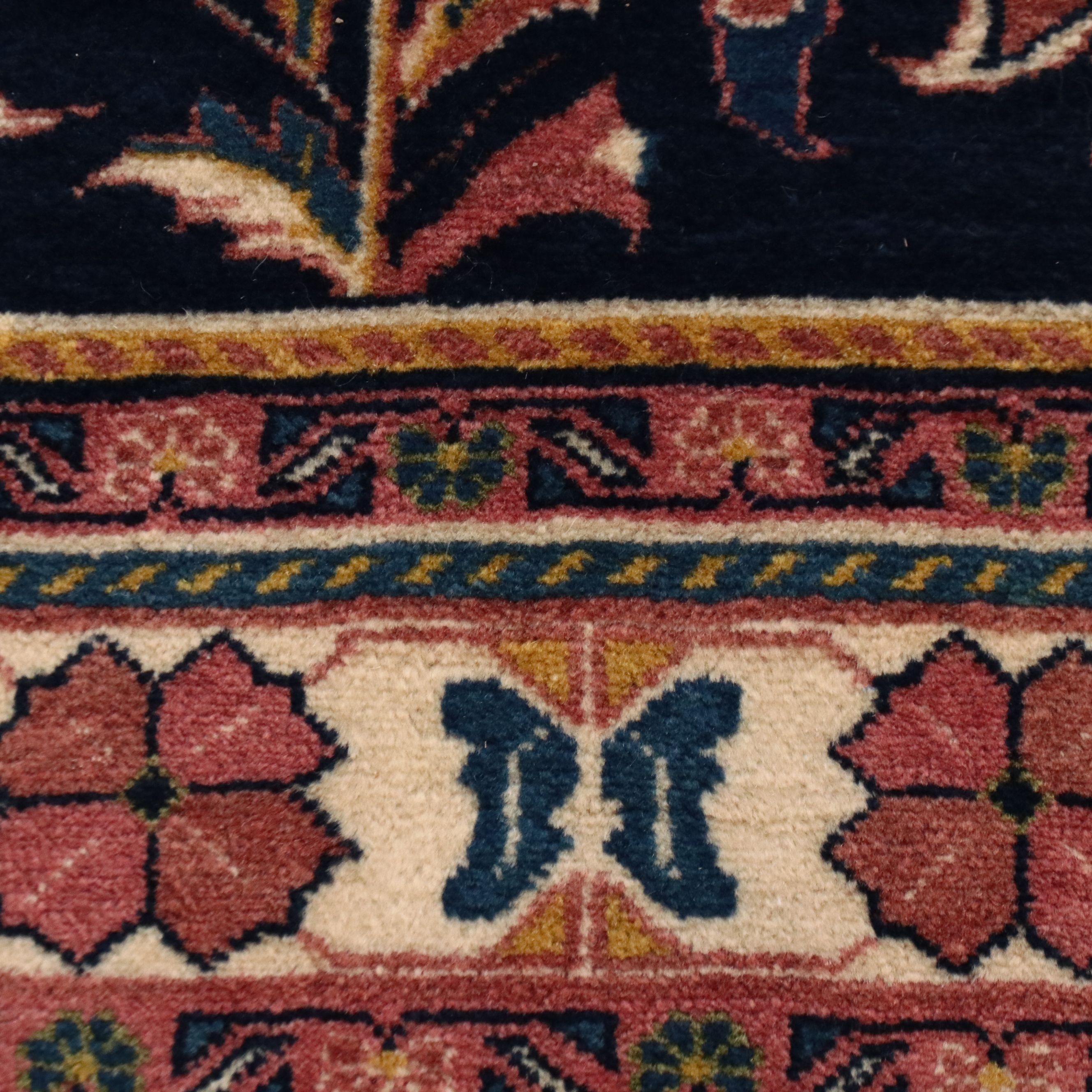 4'9 x 6'8 Hand-Knotted Persian Sarouk Area Rug