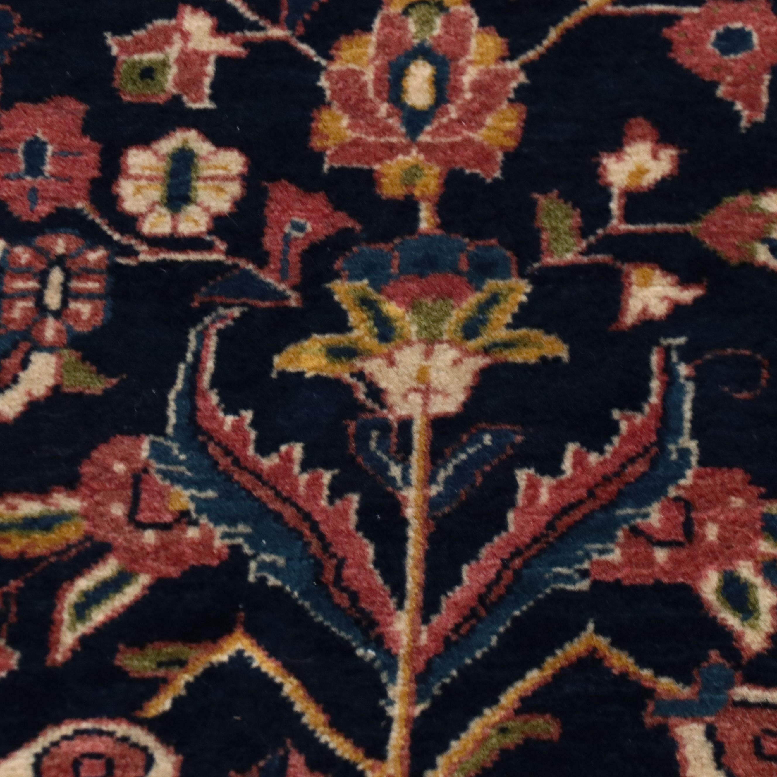 4'9 x 6'8 Hand-Knotted Persian Sarouk Area Rug