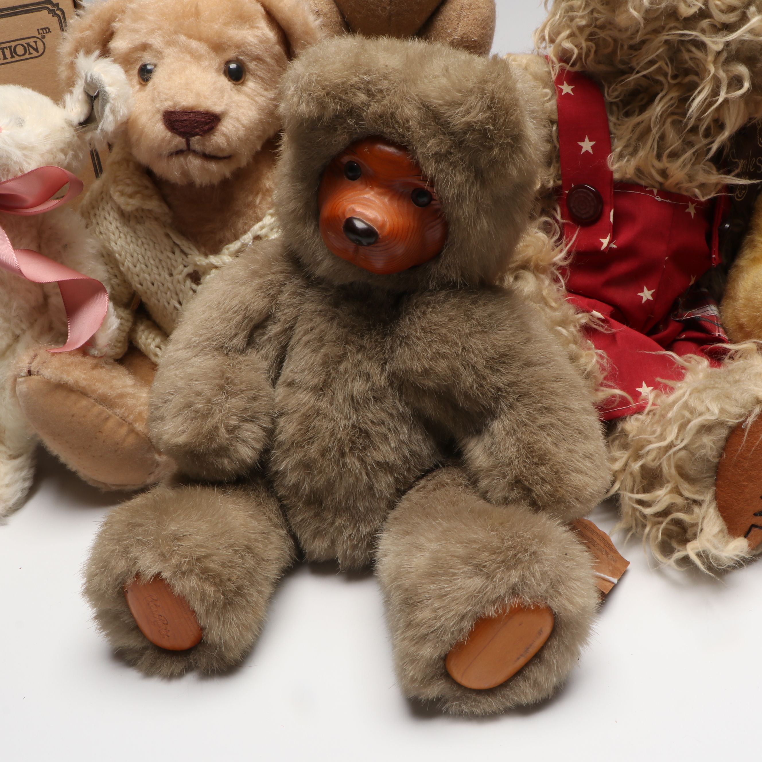 Boyds Limited Edition Mohair "Dolly Q. Bunnycombe" with Other Collectible Bears