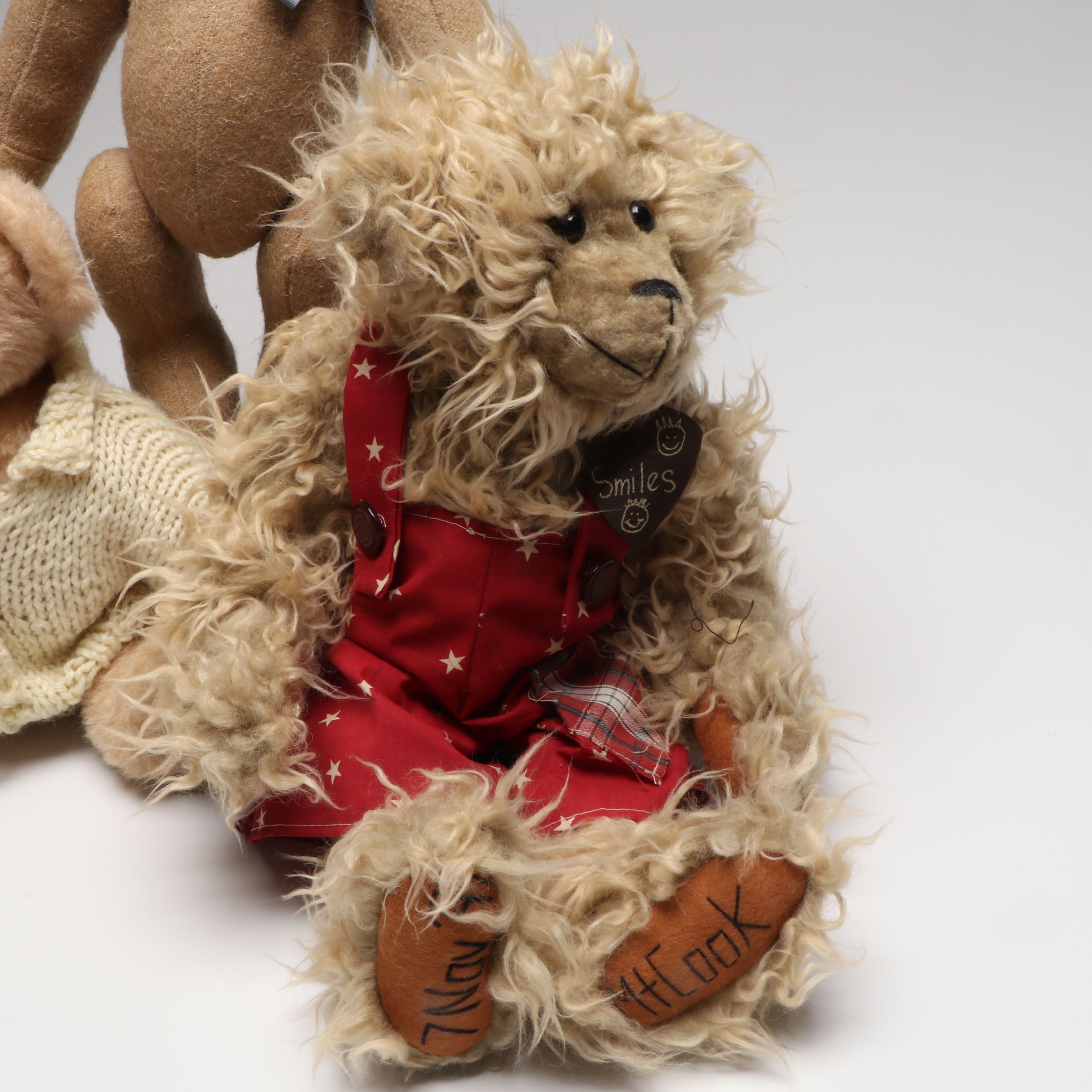 Boyds Limited Edition Mohair "Dolly Q. Bunnycombe" with Other Collectible Bears