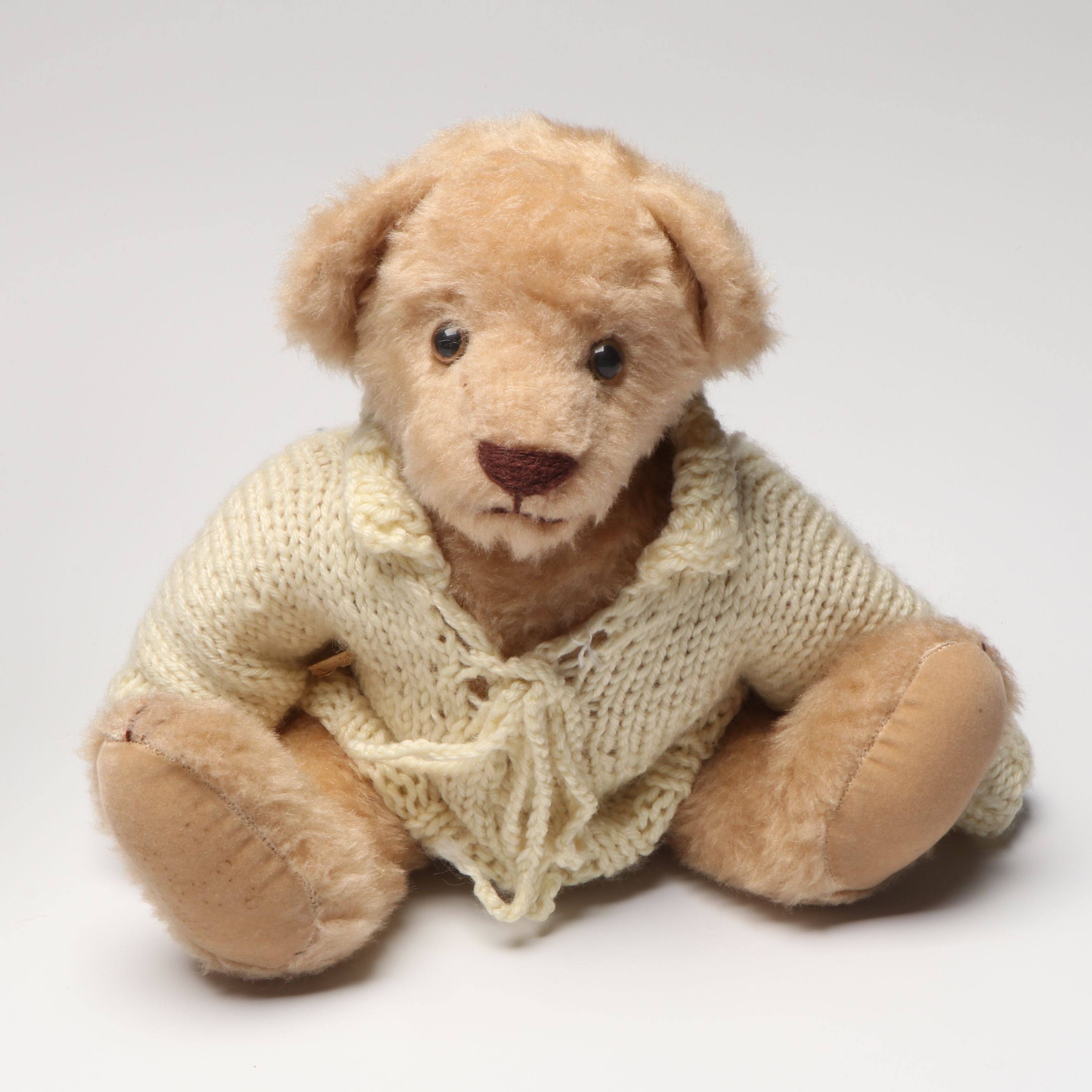 Boyds Limited Edition Mohair "Dolly Q. Bunnycombe" with Other Collectible Bears