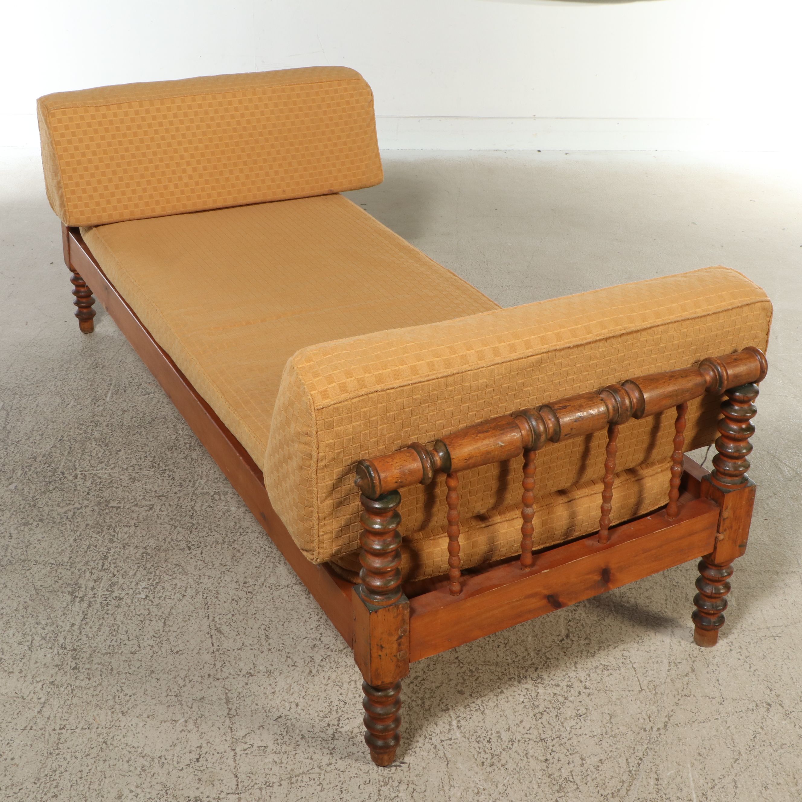 American Victorian Jenny Lind Style Wooden Daybed