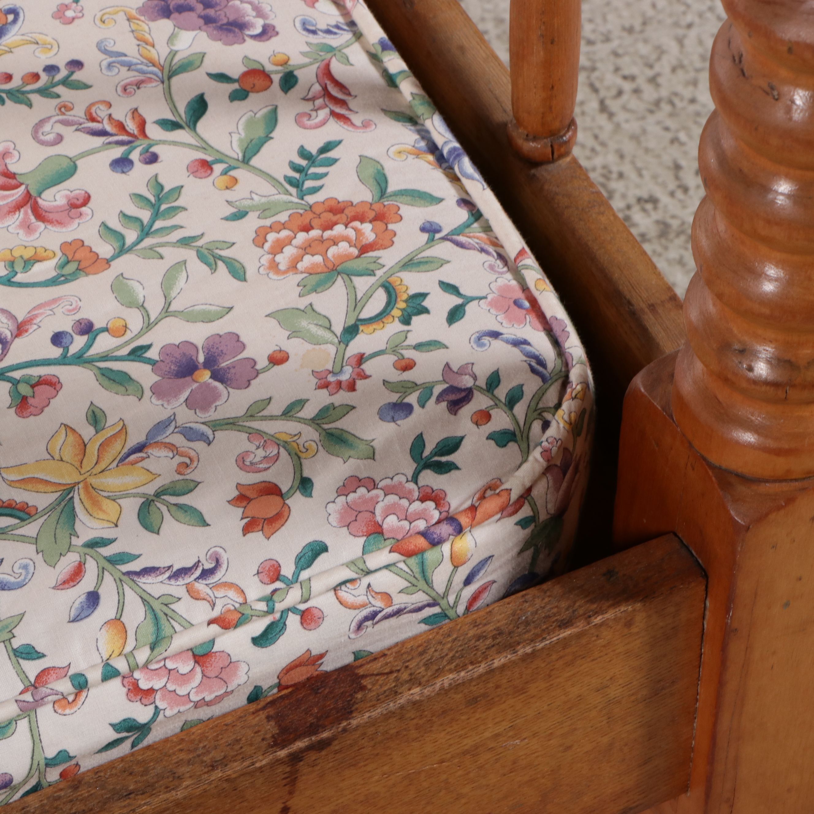 American Victorian Oak Jenny Lind Daybed, Mid to Late 19th Century
