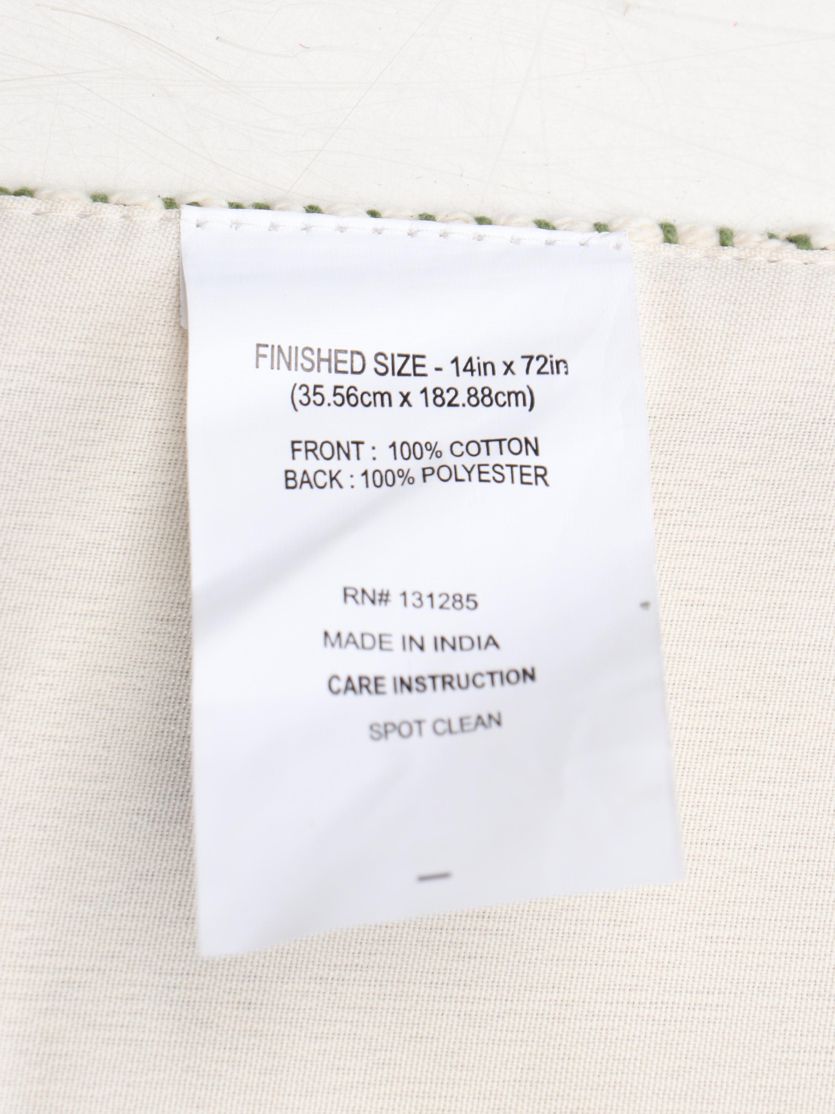 Christmas Tablecloths, Linens, Potpourri and More Seasonal Décor