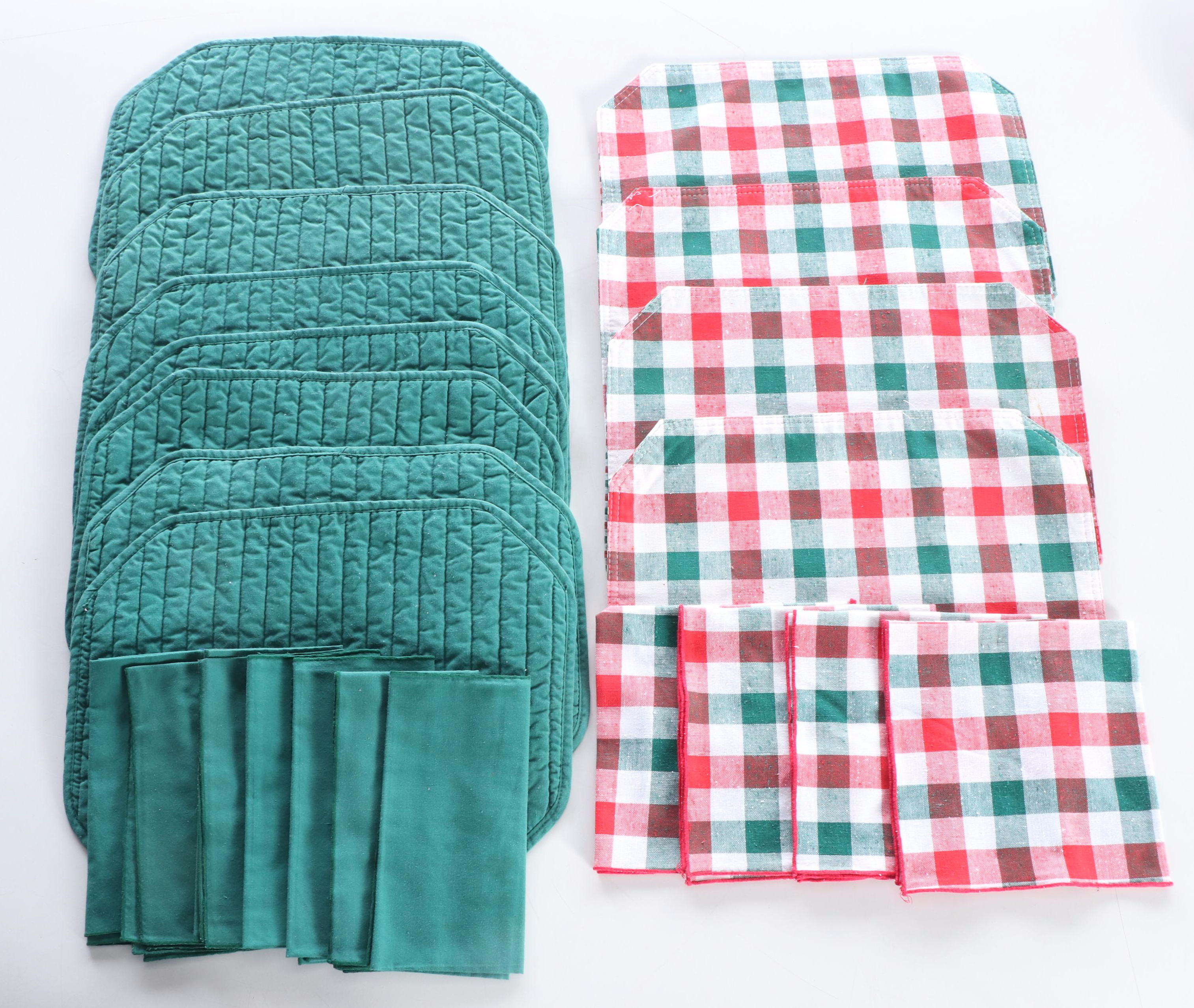 Christmas Tablecloths, Linens, Potpourri and More Seasonal Décor