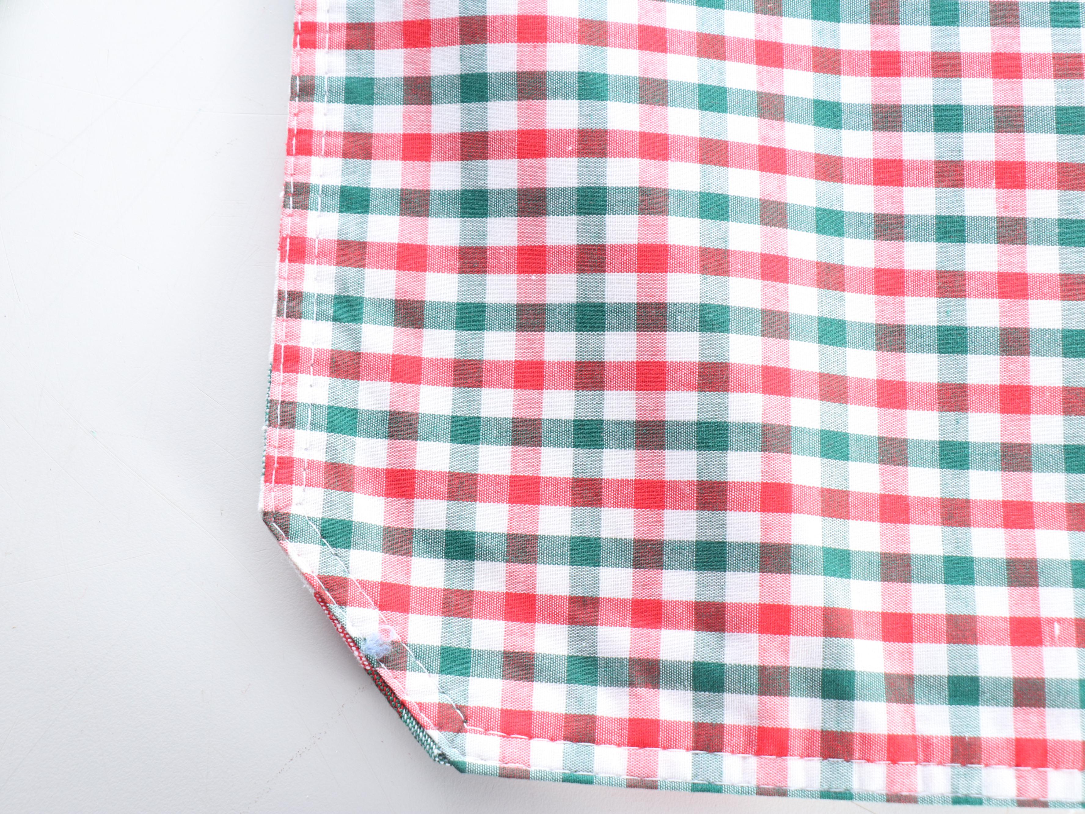 Christmas Tablecloths, Linens, Potpourri and More Seasonal Décor